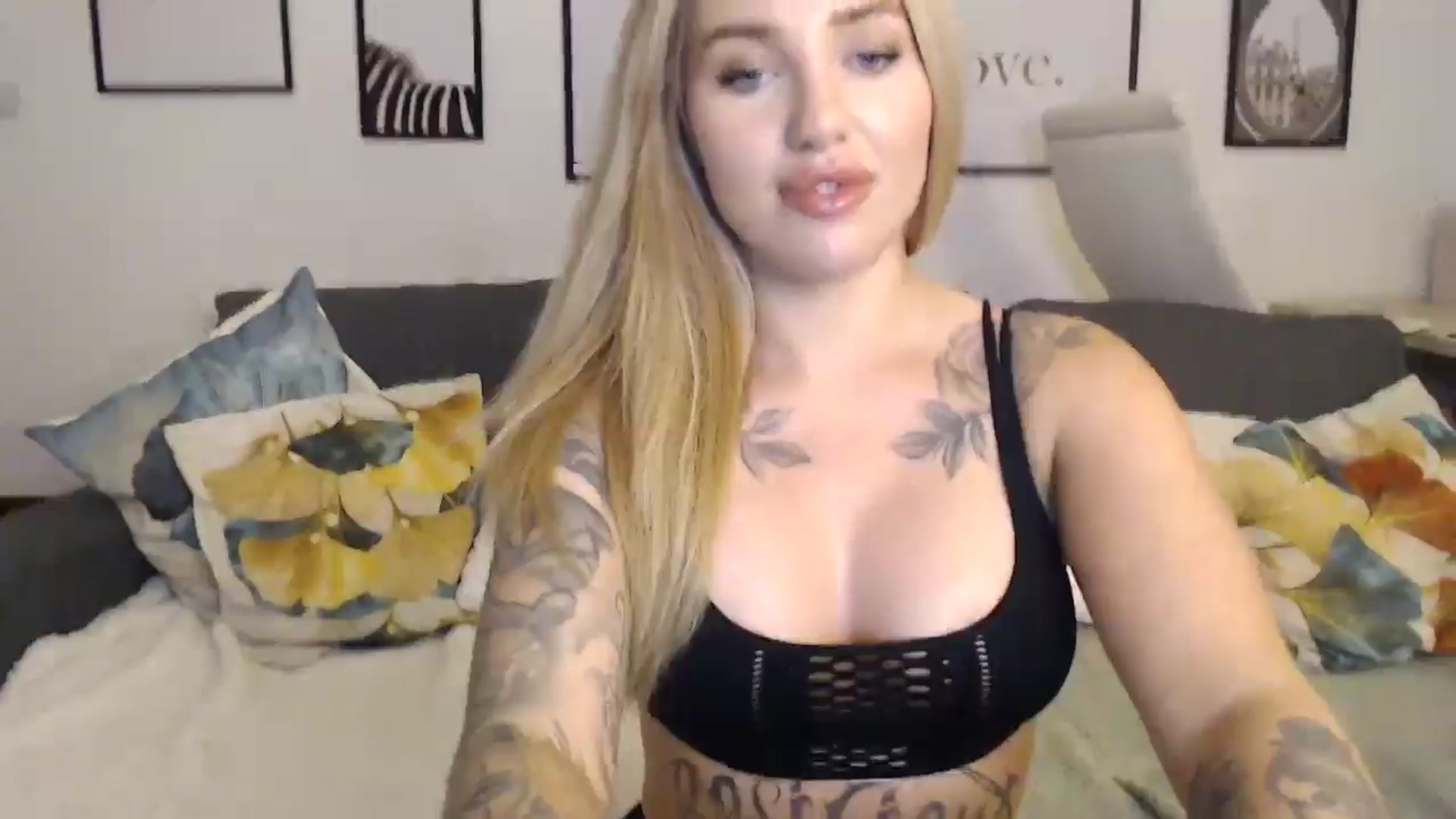 Gallery image thumbnail from ItsFayday's myfreecams stream on, 09/23/2024, 19:05 image 14 of 20