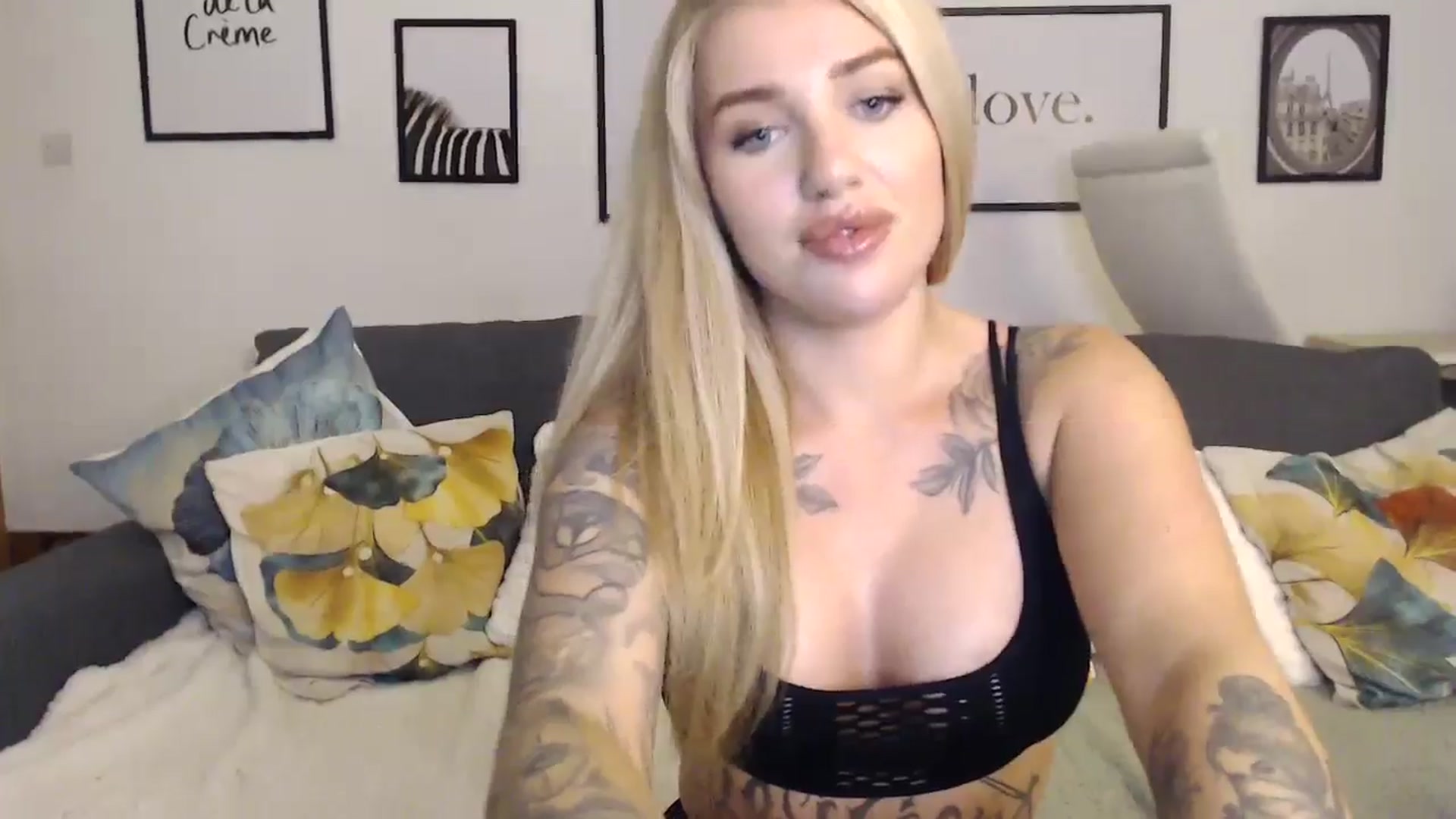 Gallery image thumbnail from ItsFayday's myfreecams stream on, 09/23/2024, 19:05 image 10 of 20