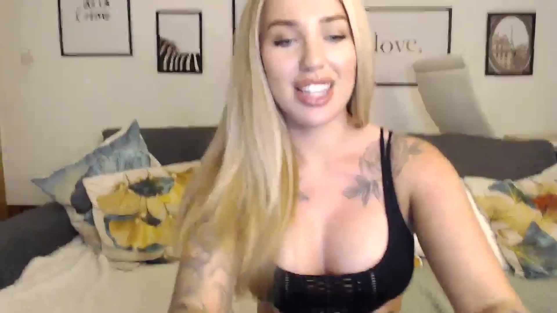 Gallery image thumbnail from ItsFayday's myfreecams stream on, 09/23/2024, 19:05 image 12 of 20