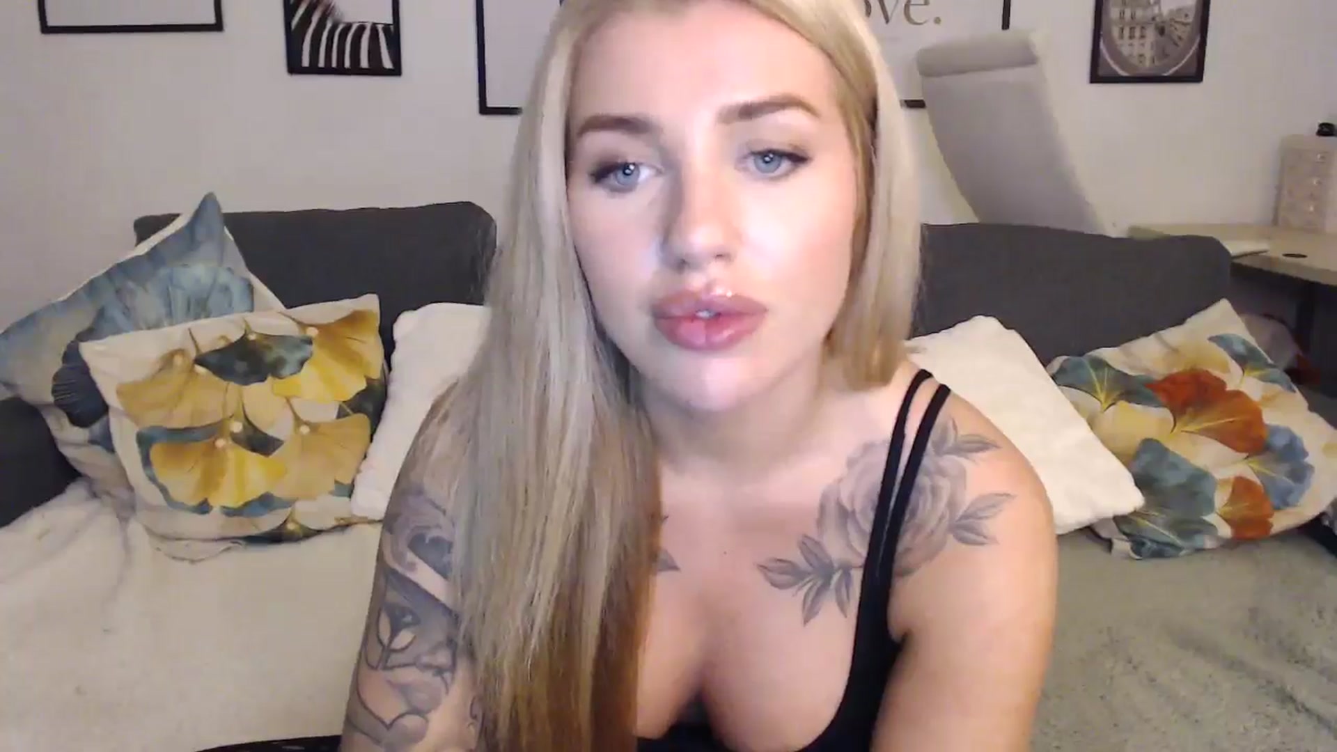 Gallery image thumbnail from ItsFayday's myfreecams stream on, 09/23/2024, 19:52 image 18 of 20