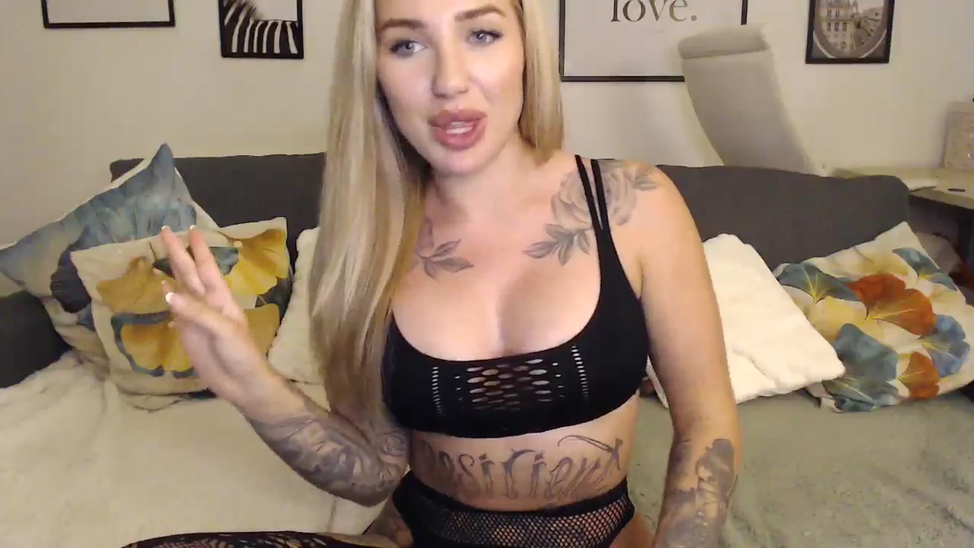 Gallery image thumbnail from ItsFayday's myfreecams stream on, 09/23/2024, 19:52 image 5 of 20