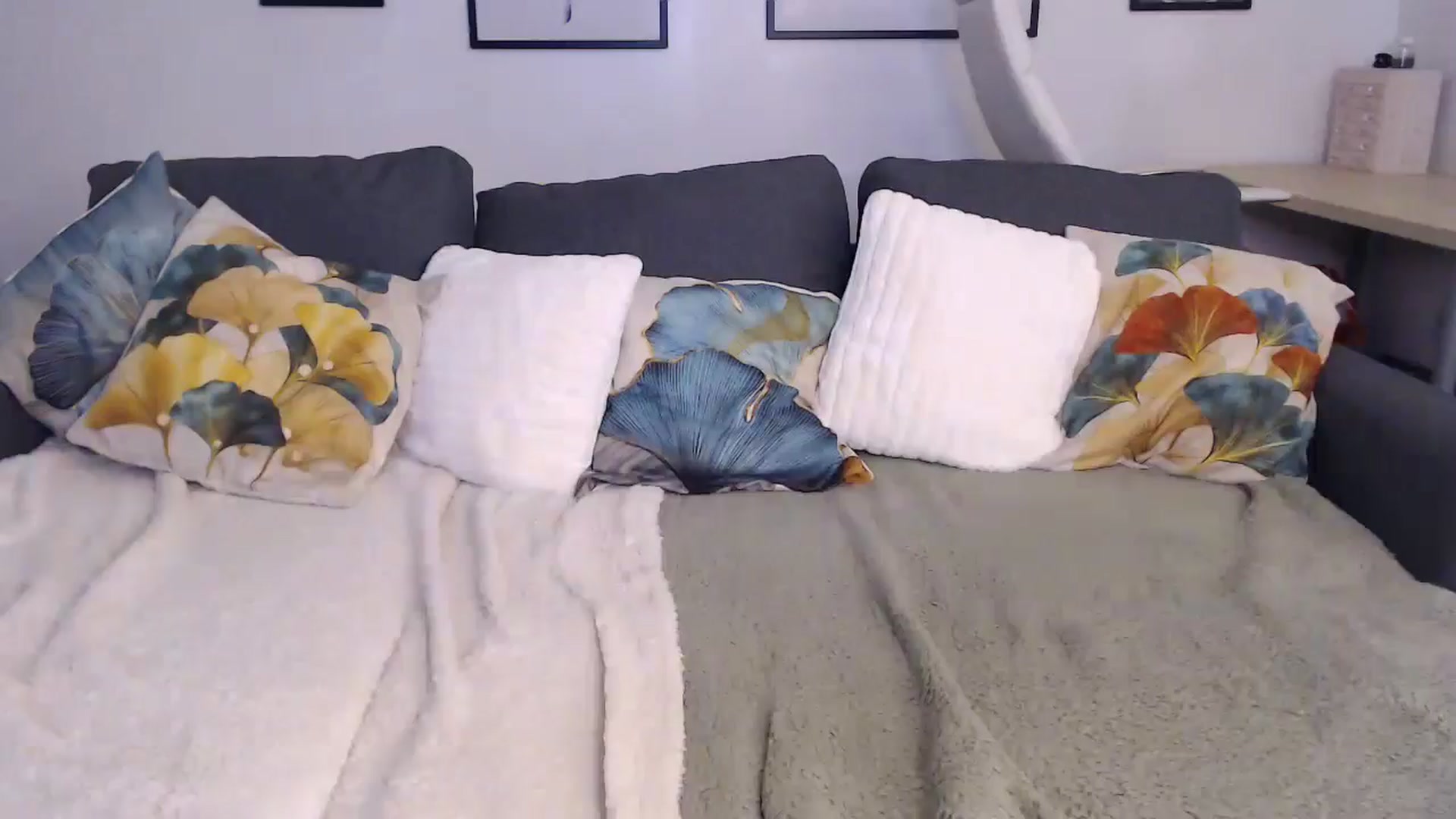 Gallery image thumbnail from ItsFayday's myfreecams stream on, 09/30/2024, 13:23 image 16 of 20