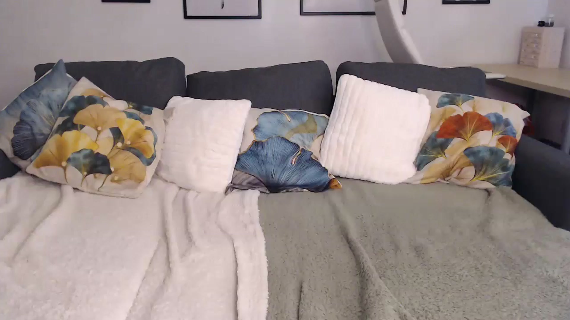 Gallery image thumbnail from ItsFayday's myfreecams stream on, 09/30/2024, 13:23 image 15 of 20