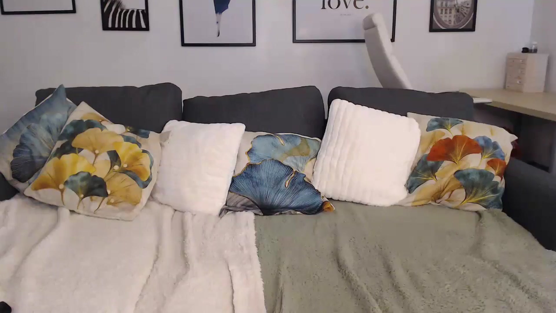 Gallery image thumbnail from ItsFayday's myfreecams stream on, 09/30/2024, 14:59 image 10 of 20