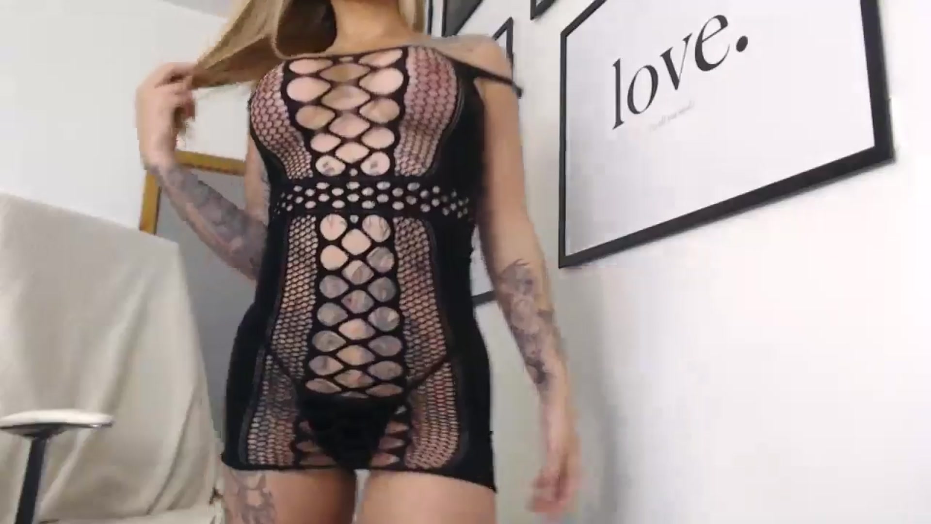 Gallery image thumbnail from ItsFayday's myfreecams stream on, 10/03/2024, 15:47 image 16 of 20