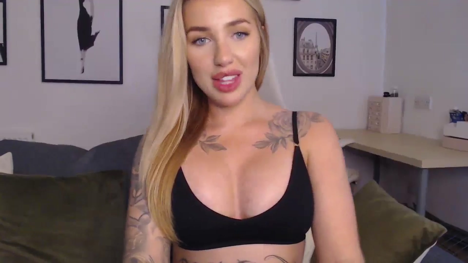 Gallery image thumbnail from ItsFayday's myfreecams stream on, 10/03/2024, 17:03 image 9 of 20