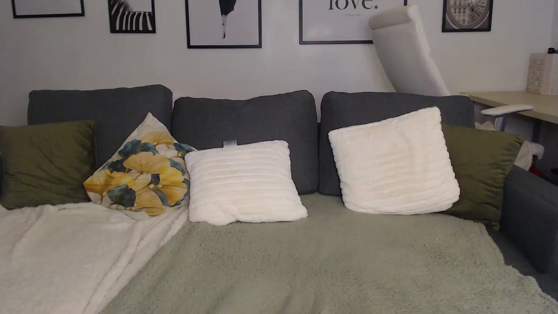 Gallery image thumbnail from ItsFayday's myfreecams stream on, 10/14/2024, 17:03 image 15 of 20