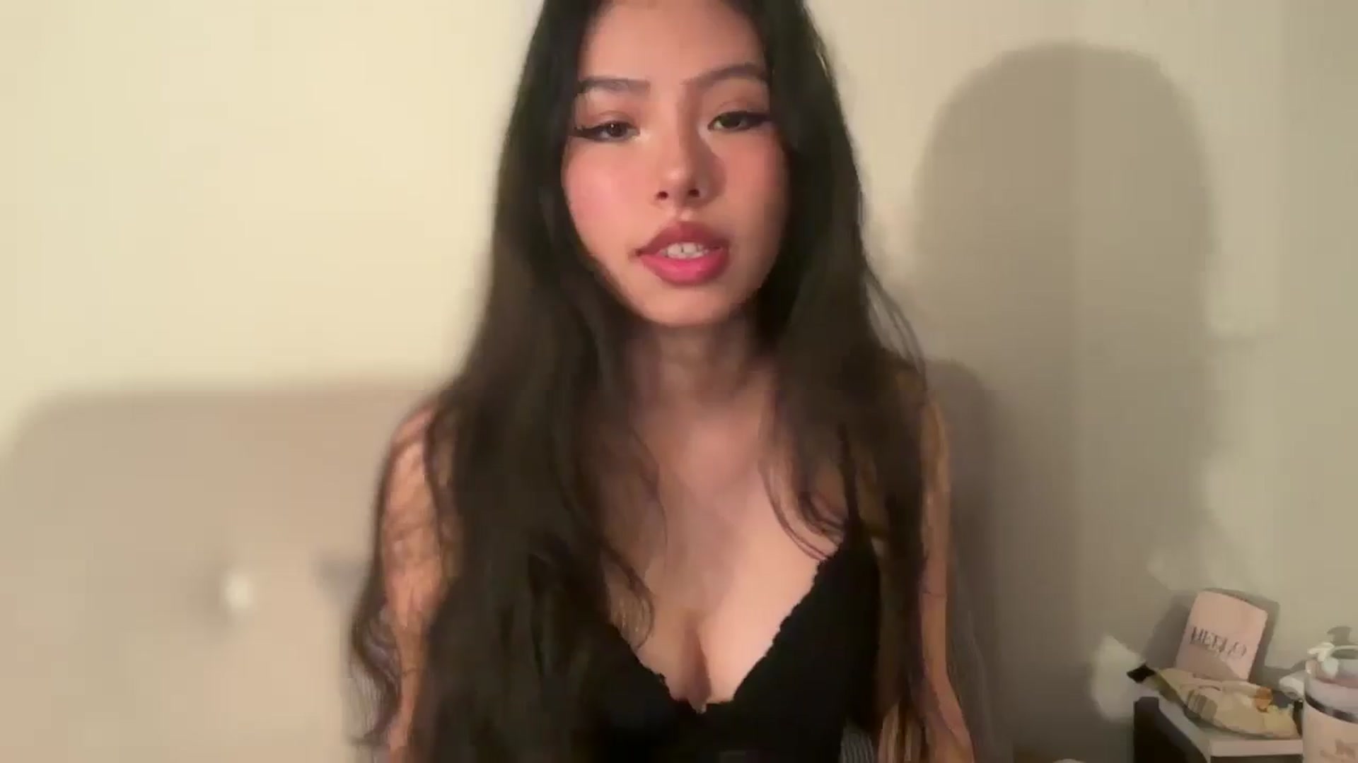 Gallery image thumbnail from ItsGoddessMia's myfreecams stream on, 06/24/2025, 11:40 image 9 of 20