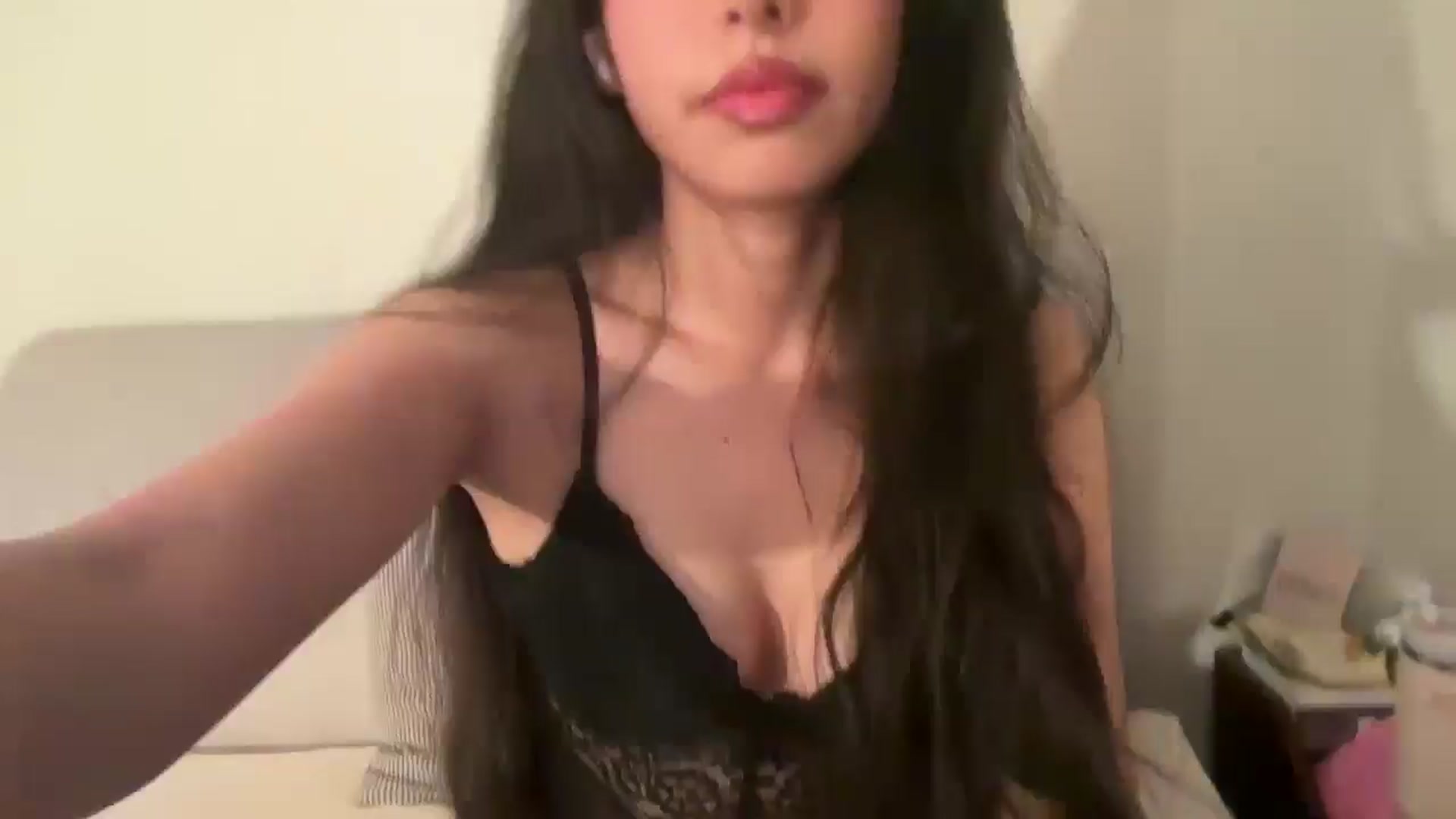Gallery image thumbnail from ItsGoddessMia's myfreecams stream on, 06/24/2025, 11:40 image 2 of 20