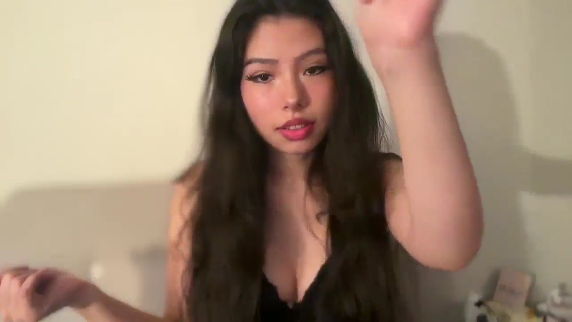 Gallery image thumbnail from ItsGoddessMia's myfreecams stream on, 06/24/2025, 11:40 image 3 of 20