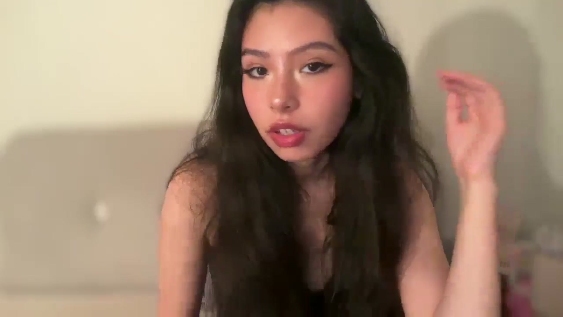 Gallery image thumbnail from ItsGoddessMia's myfreecams stream on, 06/24/2025, 15:09 image 14 of 20