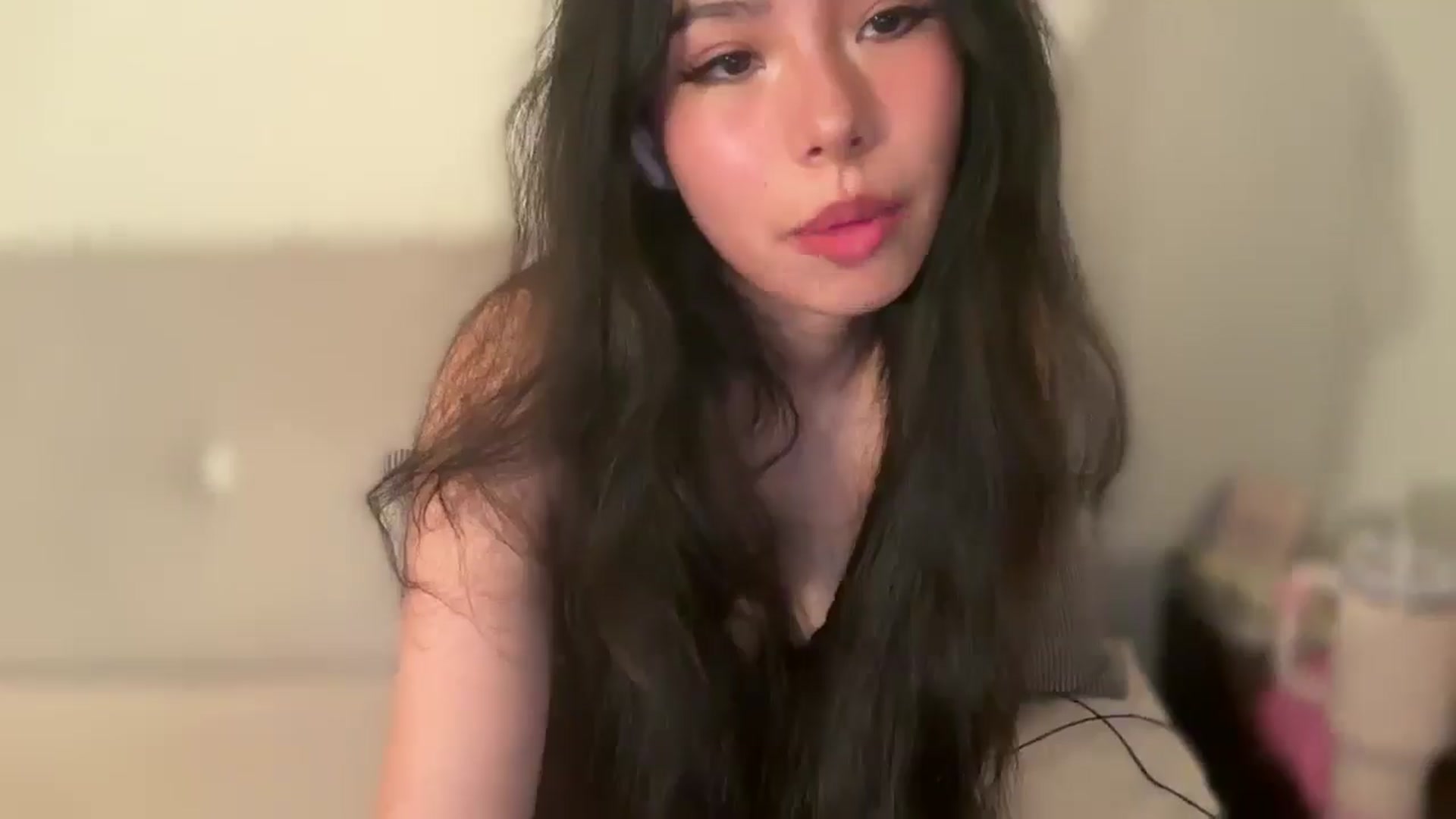Gallery image thumbnail from ItsGoddessMia's myfreecams stream on, 06/24/2025, 15:09 image 6 of 20