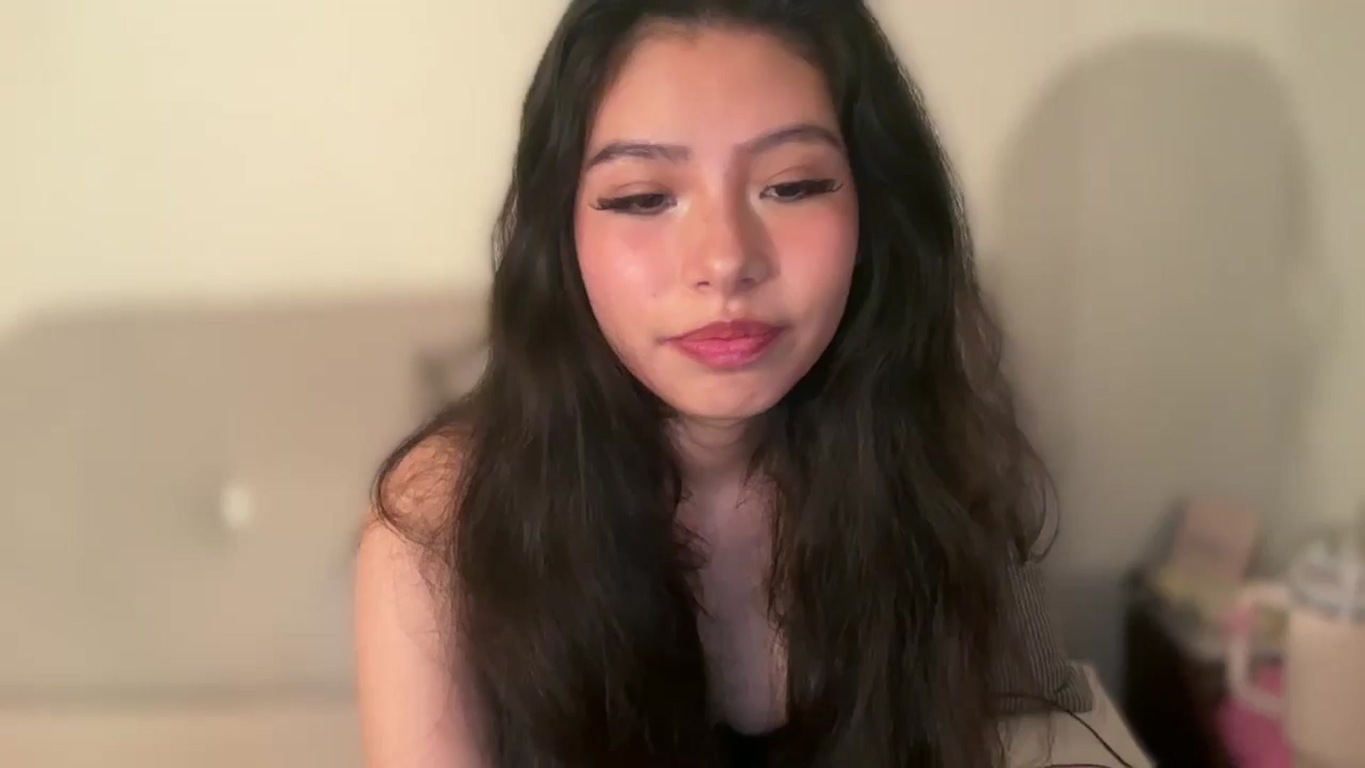 Gallery image thumbnail from ItsGoddessMia's myfreecams stream on, 06/24/2025, 15:33 image 16 of 20
