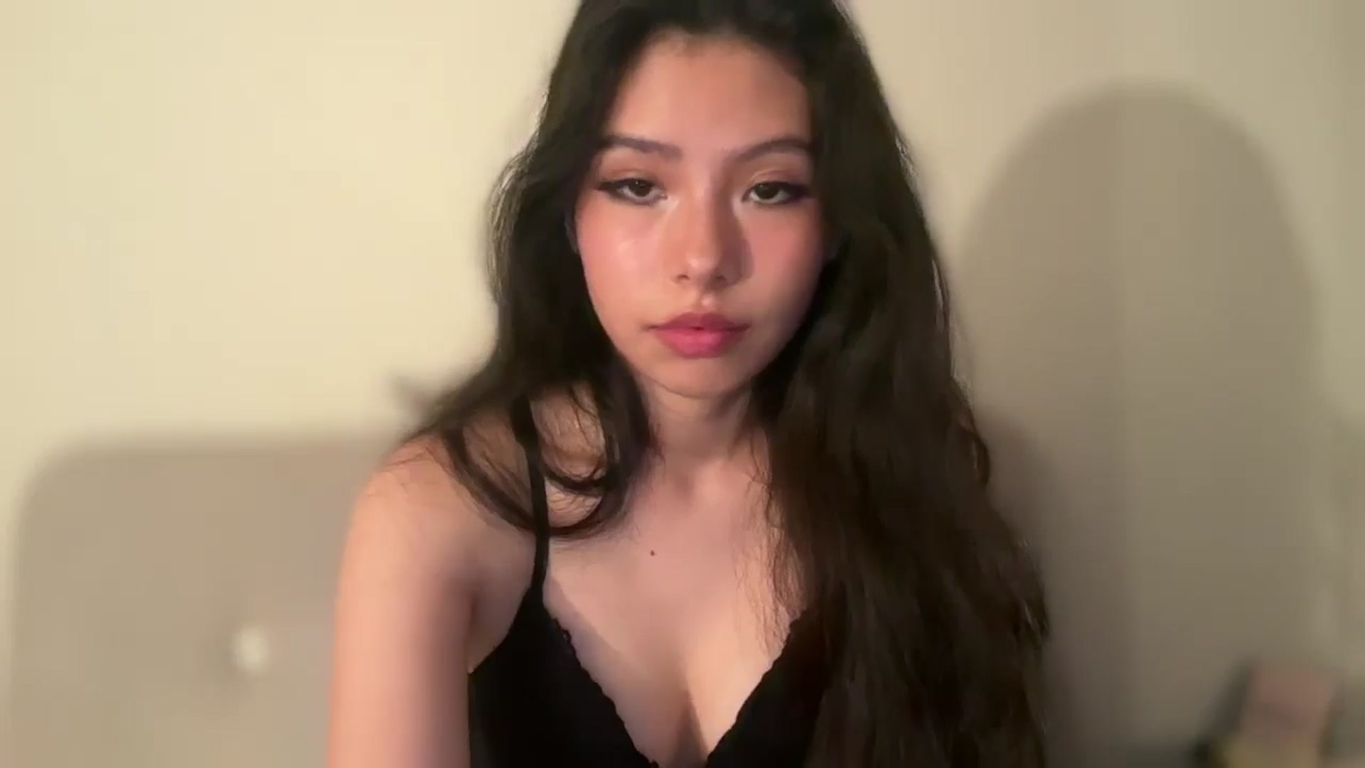 Gallery image thumbnail from ItsGoddessMia's myfreecams stream on, 06/24/2025, 16:33 image 12 of 20