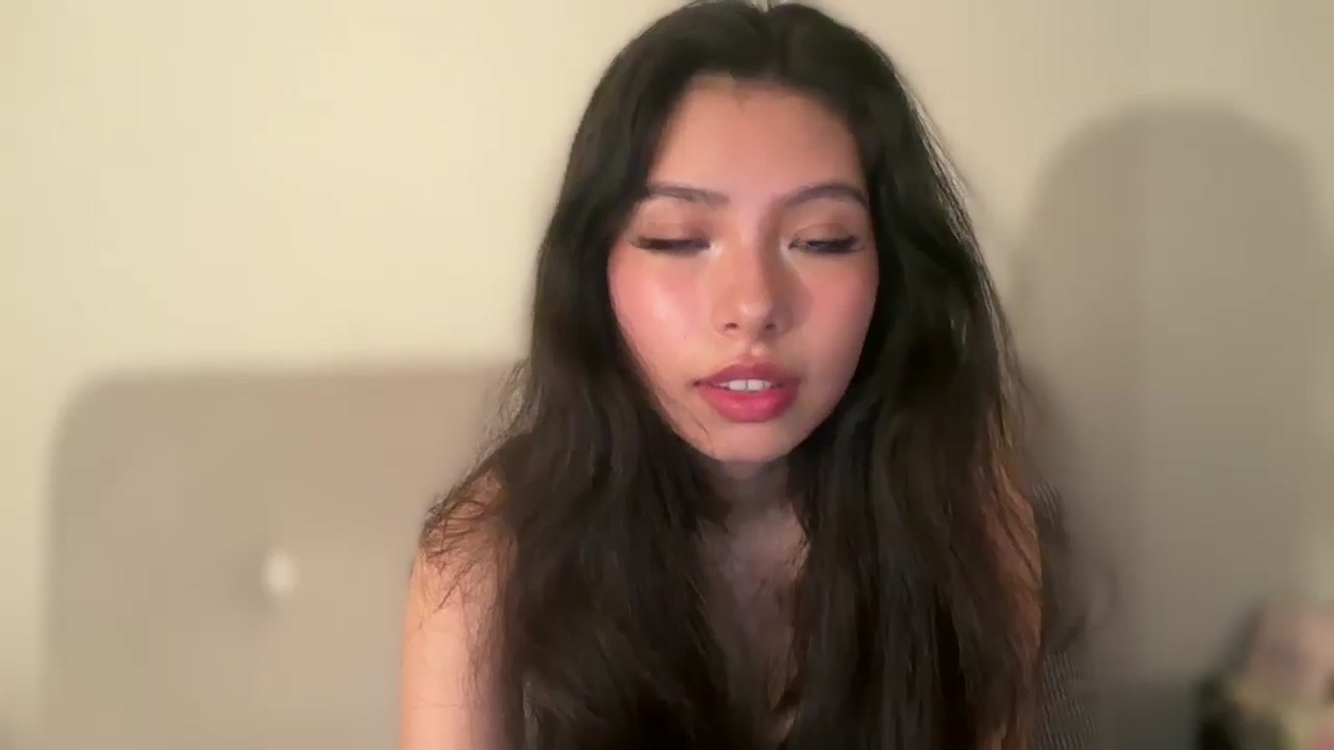 Gallery image thumbnail from ItsGoddessMia's myfreecams stream on, 06/24/2025, 16:33 image 5 of 20