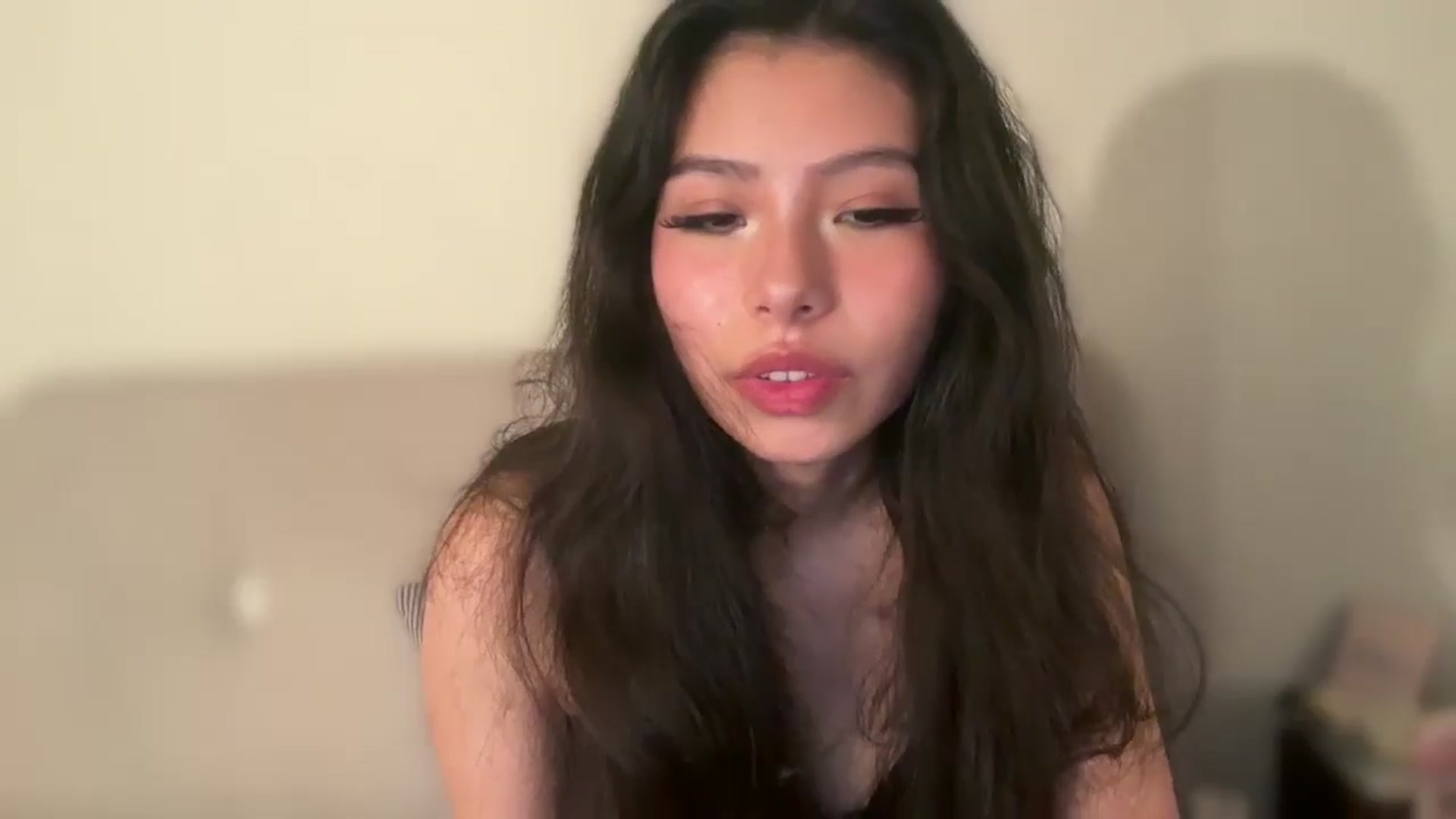Gallery image thumbnail from ItsGoddessMia's myfreecams stream on, 06/24/2025, 16:33 image 3 of 20