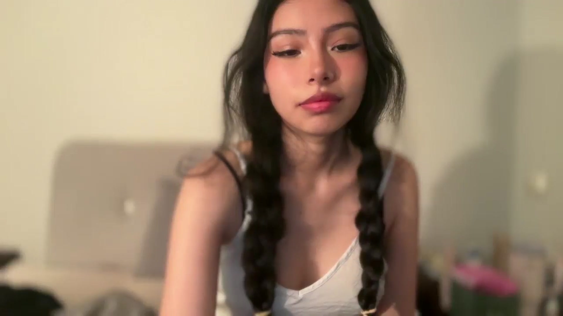 Gallery image thumbnail from ItsGoddessMia's myfreecams stream on, 06/26/2025, 11:51 image 7 of 20