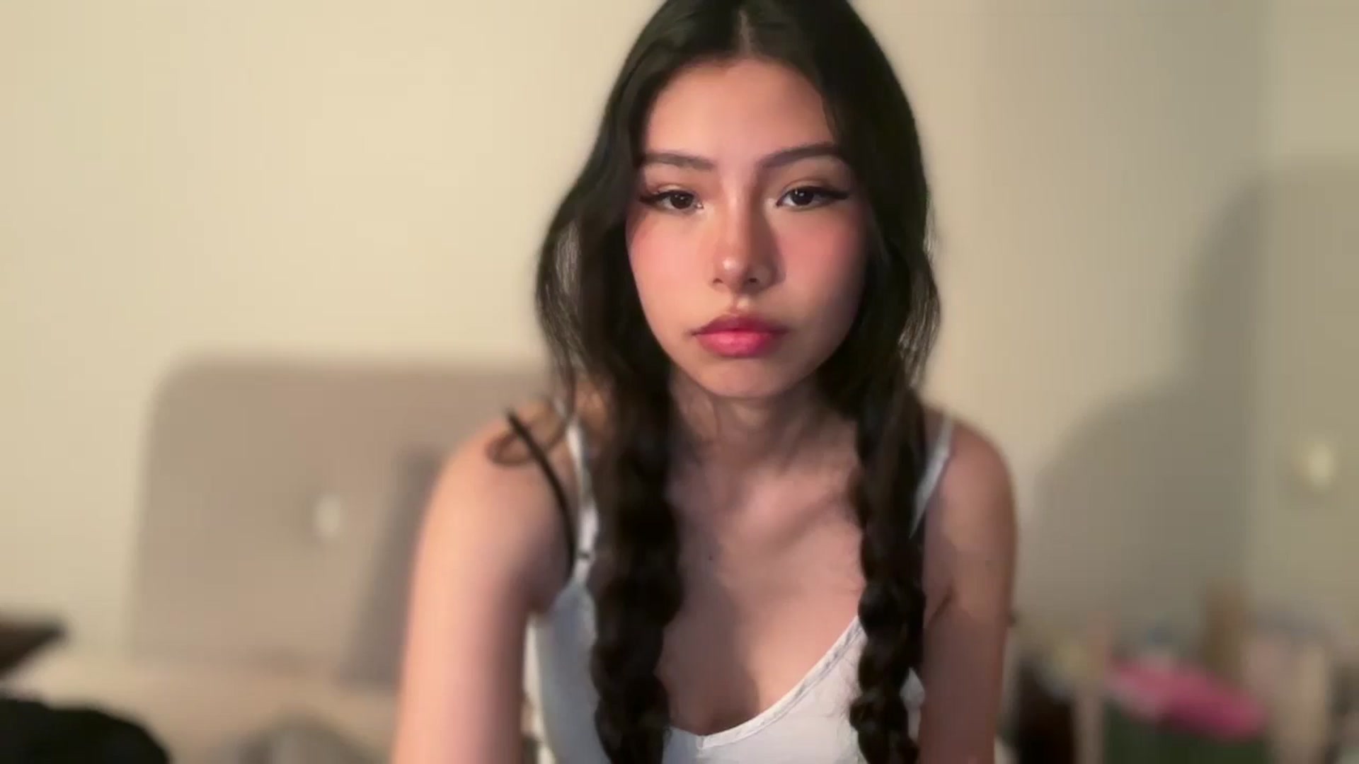 Gallery image thumbnail from ItsGoddessMia's myfreecams stream on, 06/26/2025, 11:51 image 8 of 20