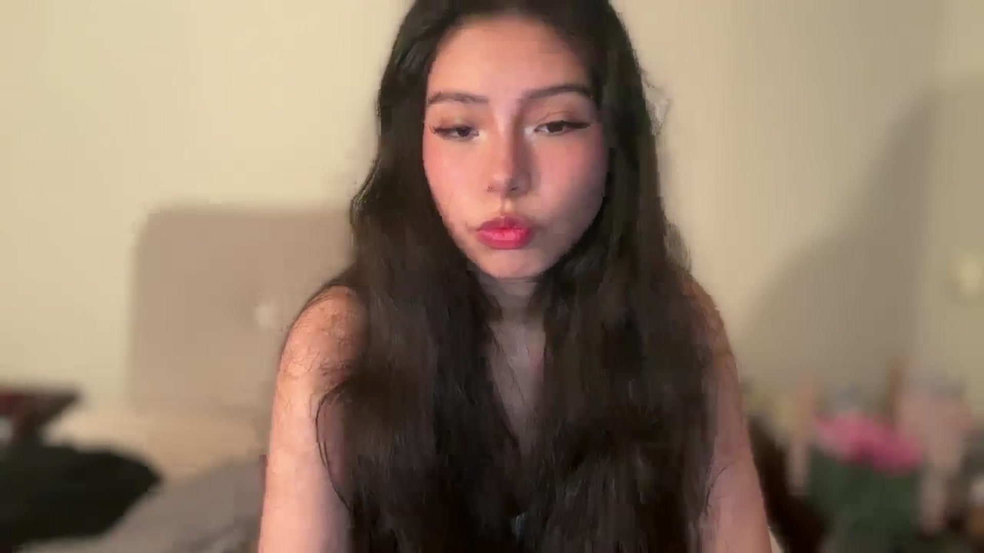 Gallery image thumbnail from ItsGoddessMia's myfreecams stream on, 06/26/2025, 12:33 image 5 of 20