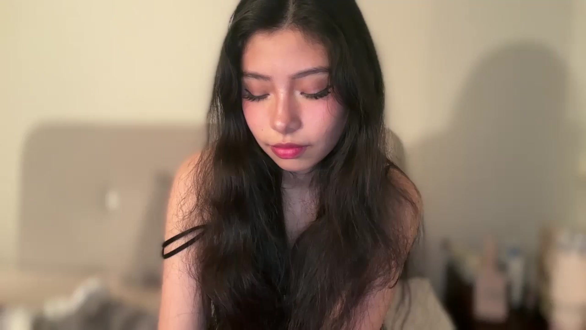Gallery image thumbnail from ItsGoddessMia's myfreecams stream on, 06/26/2025, 13:56 image 16 of 20