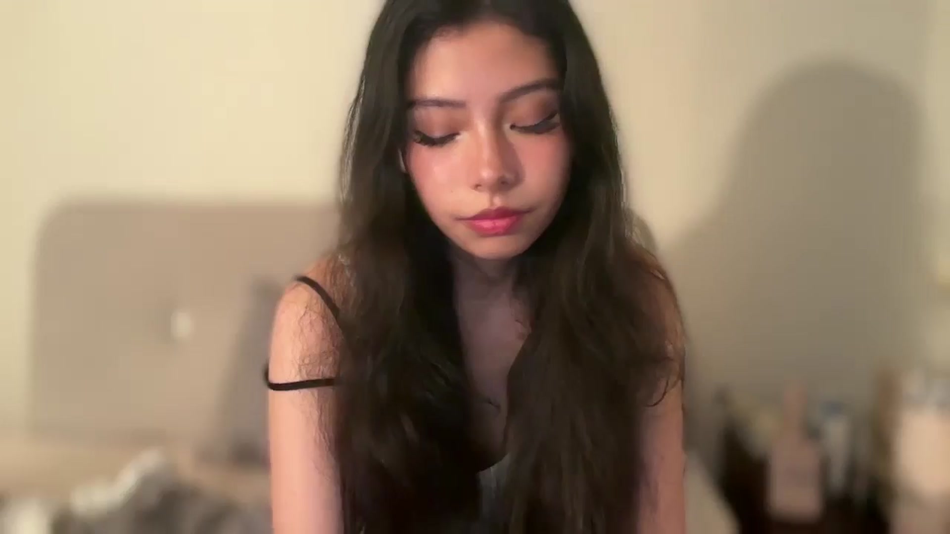 Gallery image thumbnail from ItsGoddessMia's myfreecams stream on, 06/26/2025, 13:56 image 13 of 20