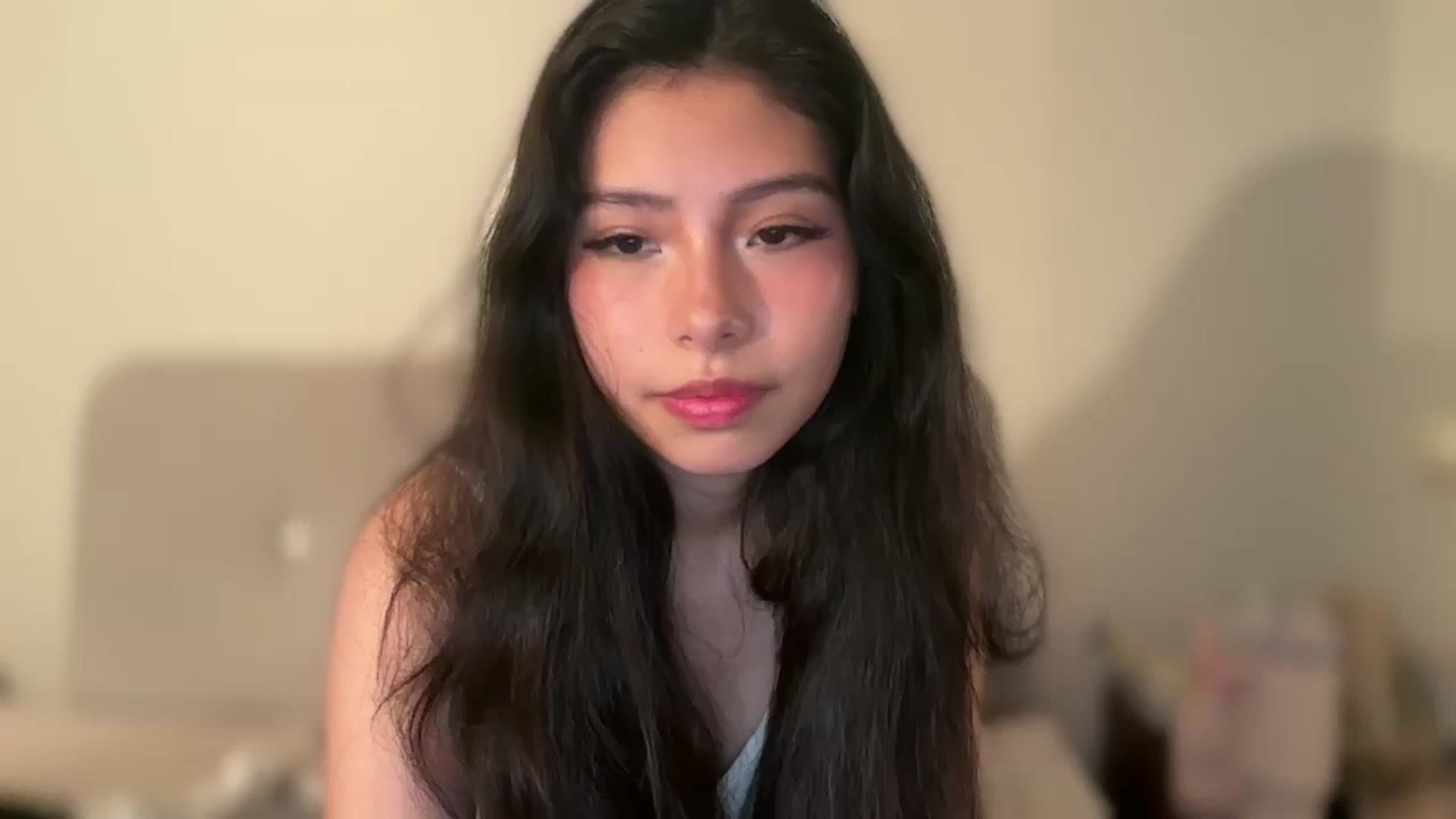 Gallery image thumbnail from ItsGoddessMia's myfreecams stream on, 06/26/2025, 15:52 image 10 of 20