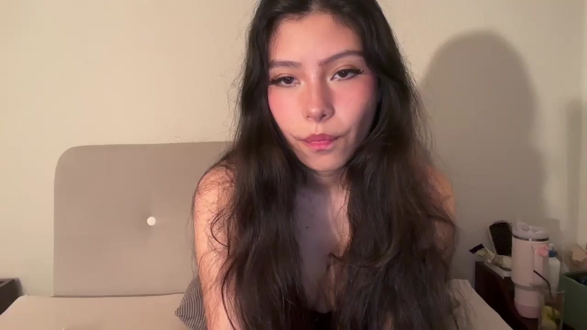 Gallery image thumbnail from ItsGoddessMia's myfreecams stream on, 06/27/2025, 13:56 image 17 of 20