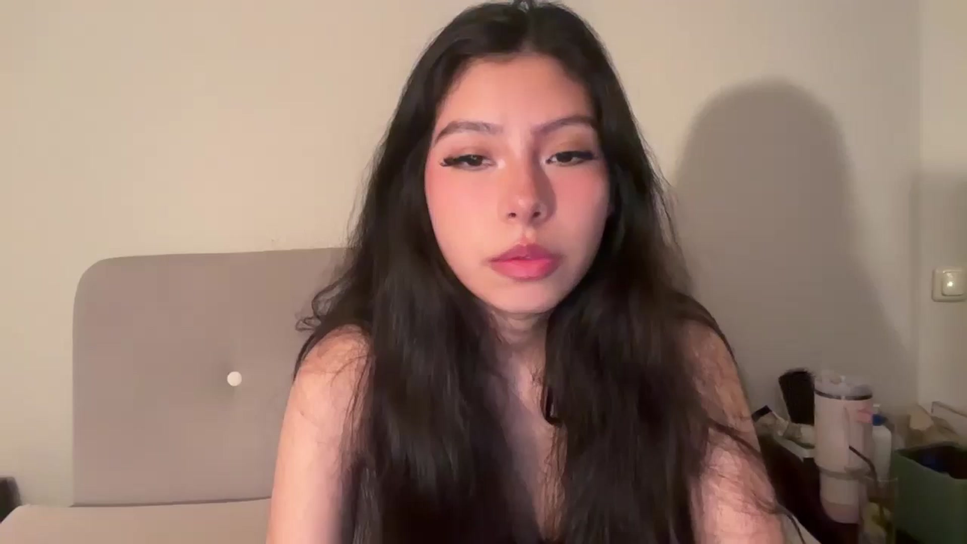 Gallery image thumbnail from ItsGoddessMia's myfreecams stream on, 06/27/2025, 13:56 image 10 of 20