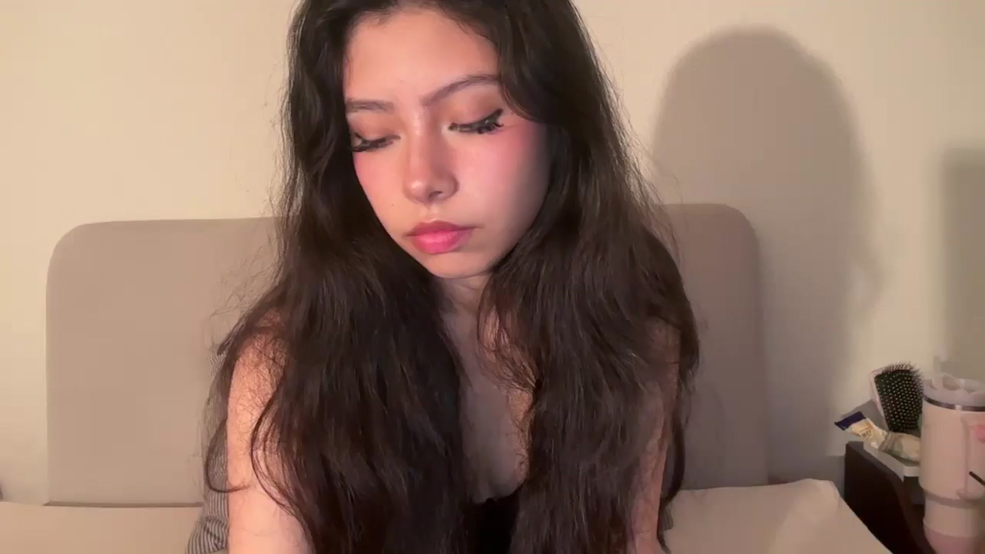 Gallery image thumbnail from ItsGoddessMia's myfreecams stream on, 06/27/2025, 15:07 image 14 of 20