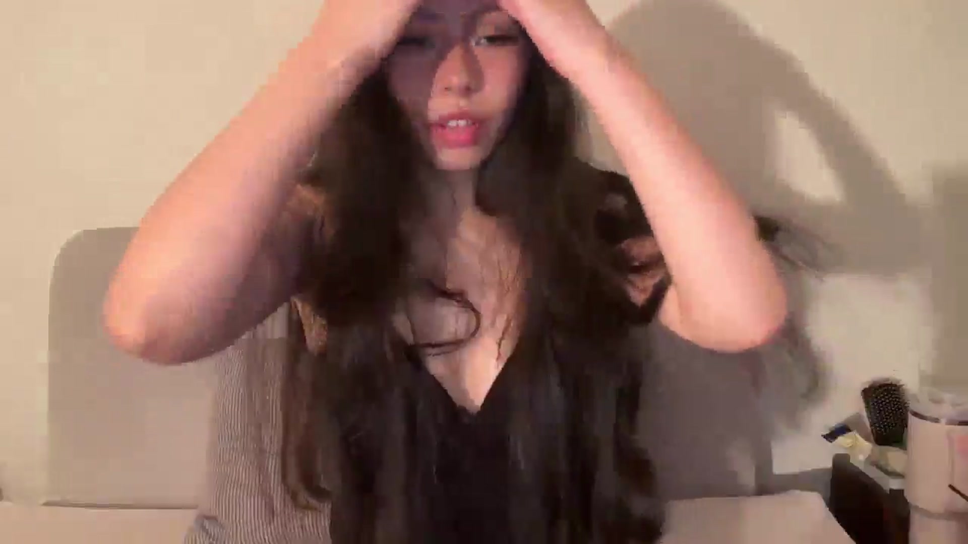 Gallery image thumbnail from ItsGoddessMia's myfreecams stream on, 06/27/2025, 17:15 image 16 of 20