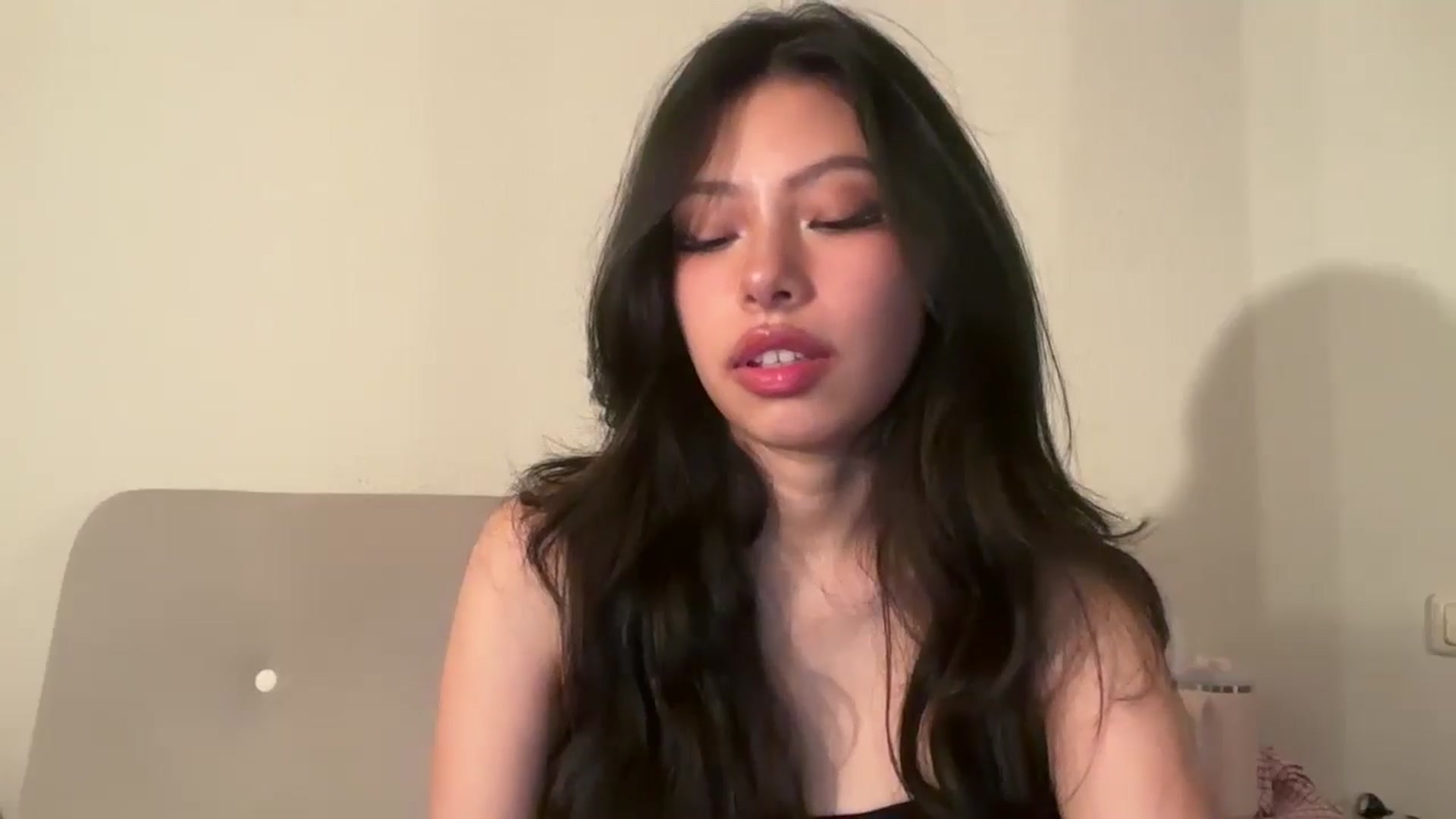 Gallery image thumbnail from ItsGoddessMia's myfreecams stream on, 09/23/2025, 06:38 image 17 of 20