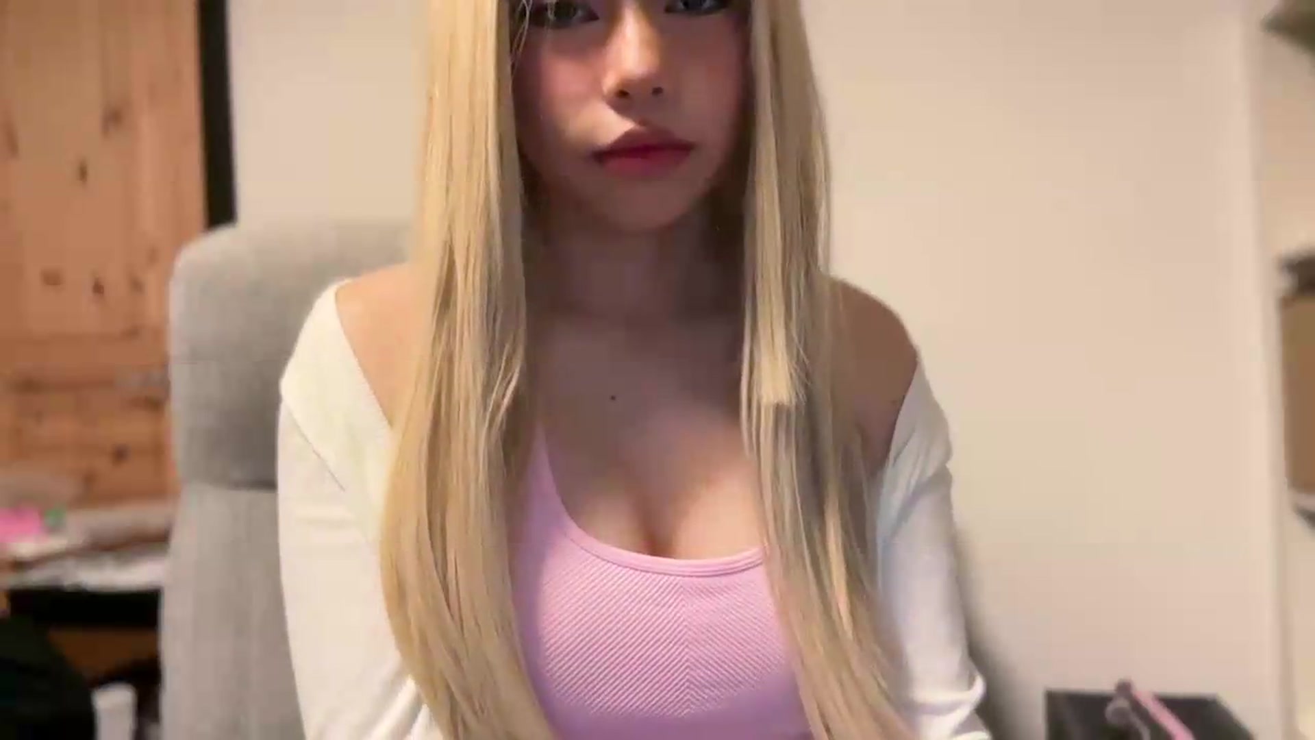 Gallery image thumbnail from ItsGoddessMia's myfreecams stream on, 06/11/2026, 08:41 image 5 of 20