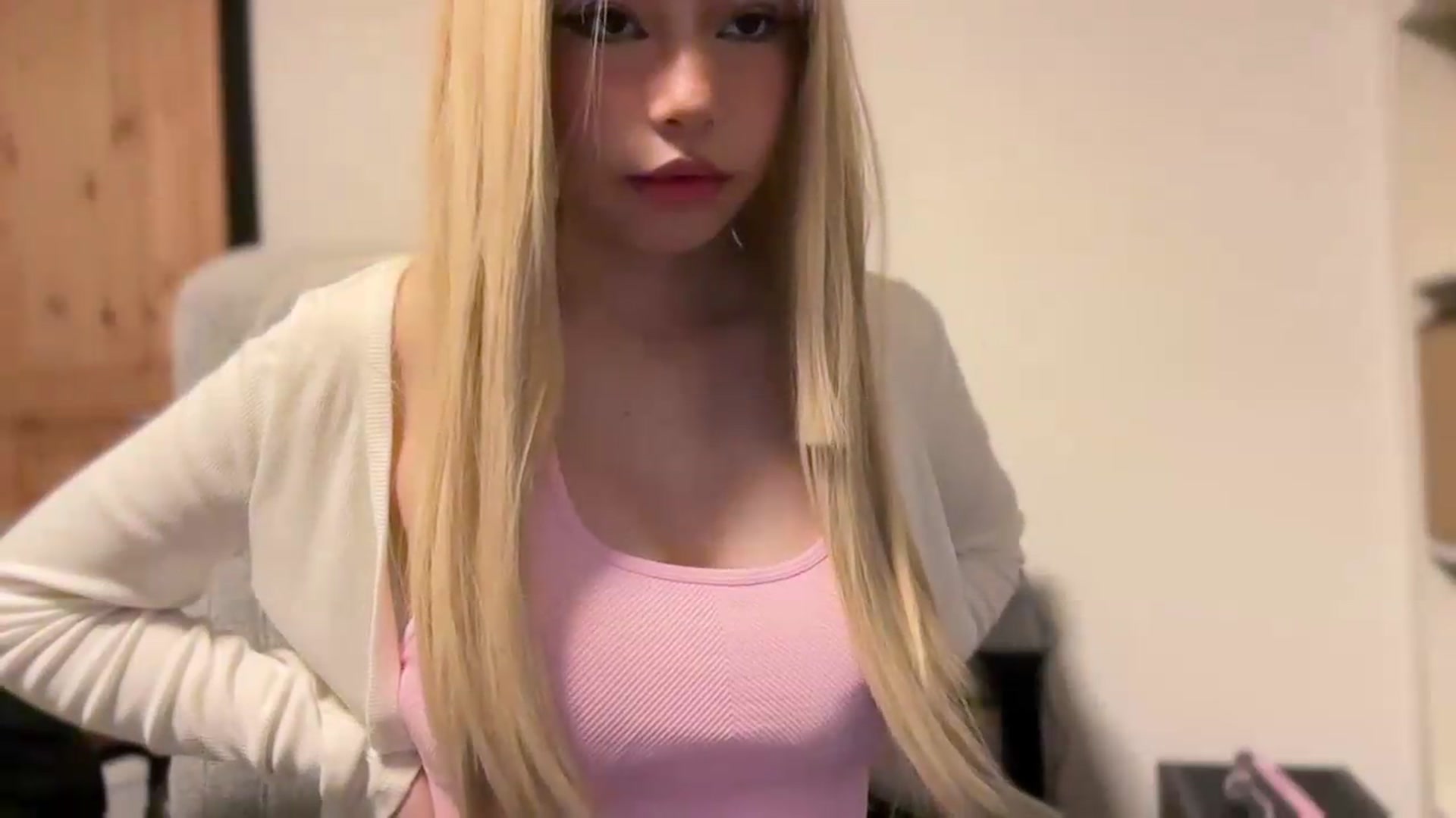 Gallery image thumbnail from ItsGoddessMia's myfreecams stream on, 06/11/2026, 08:41 image 12 of 20