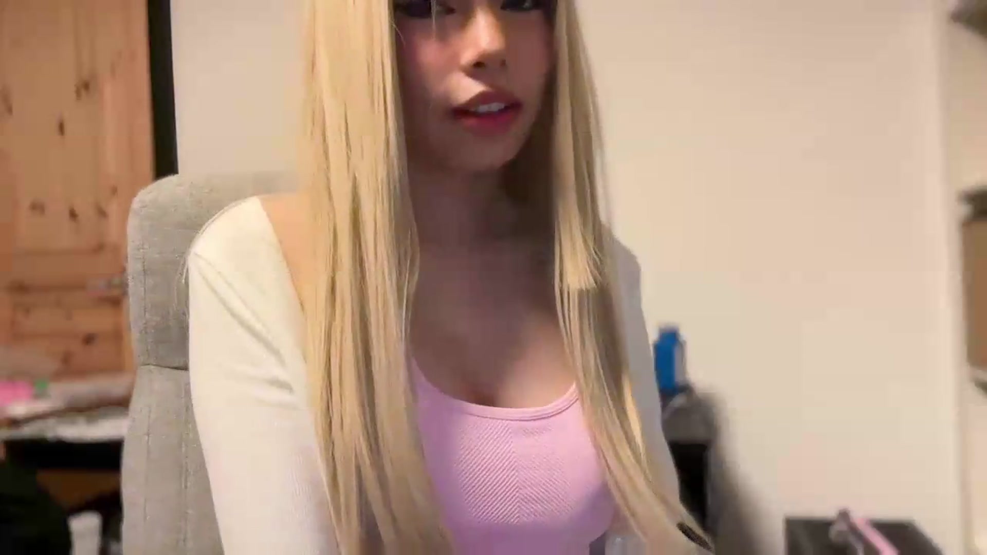 Gallery image thumbnail from ItsGoddessMia's myfreecams stream on, 06/11/2026, 08:41 image 16 of 20