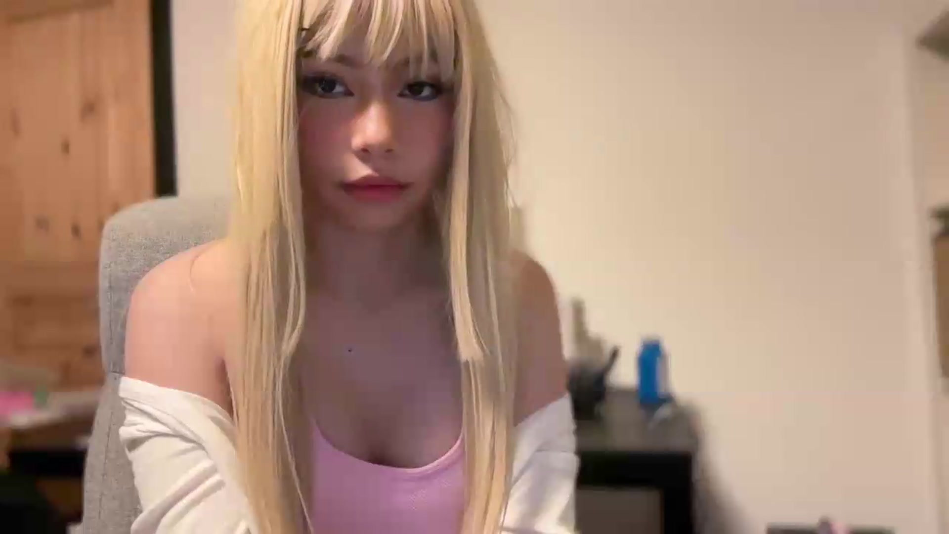 Gallery image thumbnail from ItsGoddessMia's myfreecams stream on, 06/11/2026, 12:15 image 3 of 20