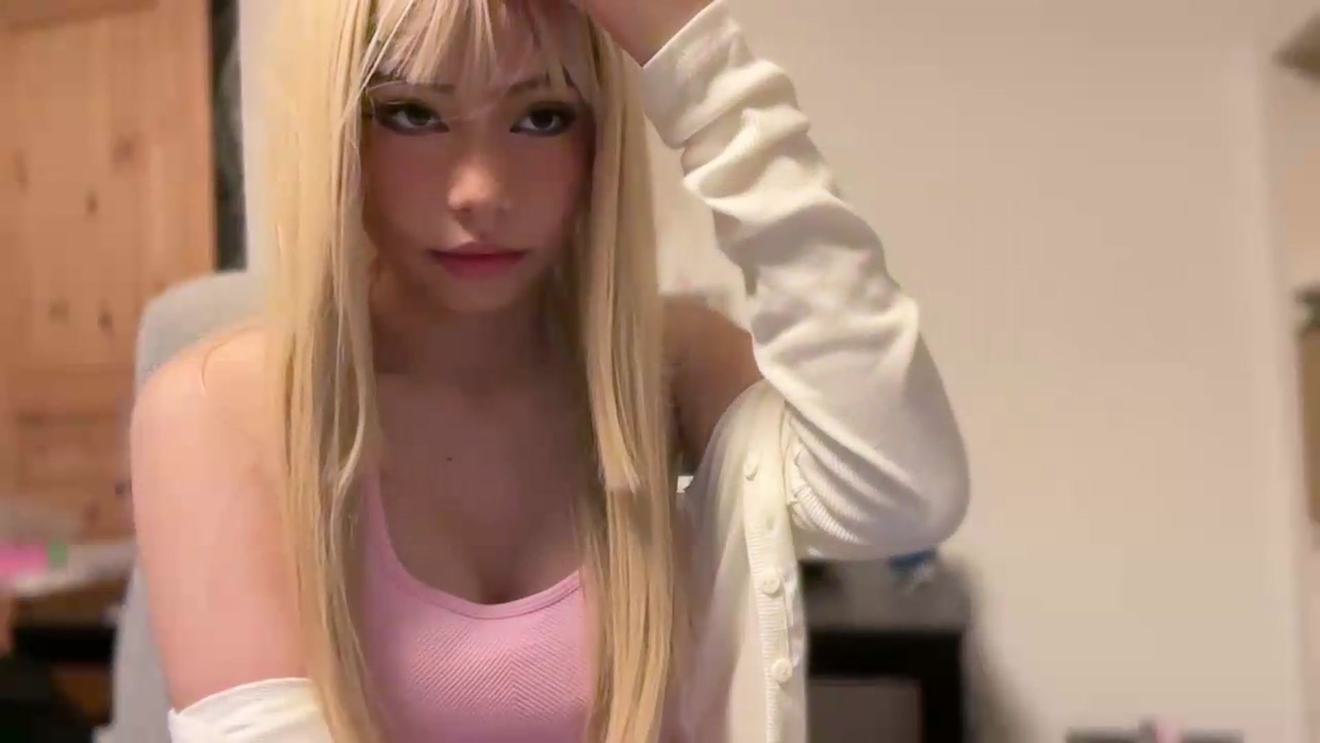 Gallery image thumbnail from ItsGoddessMia's myfreecams stream on, 06/11/2026, 12:15 image 12 of 20