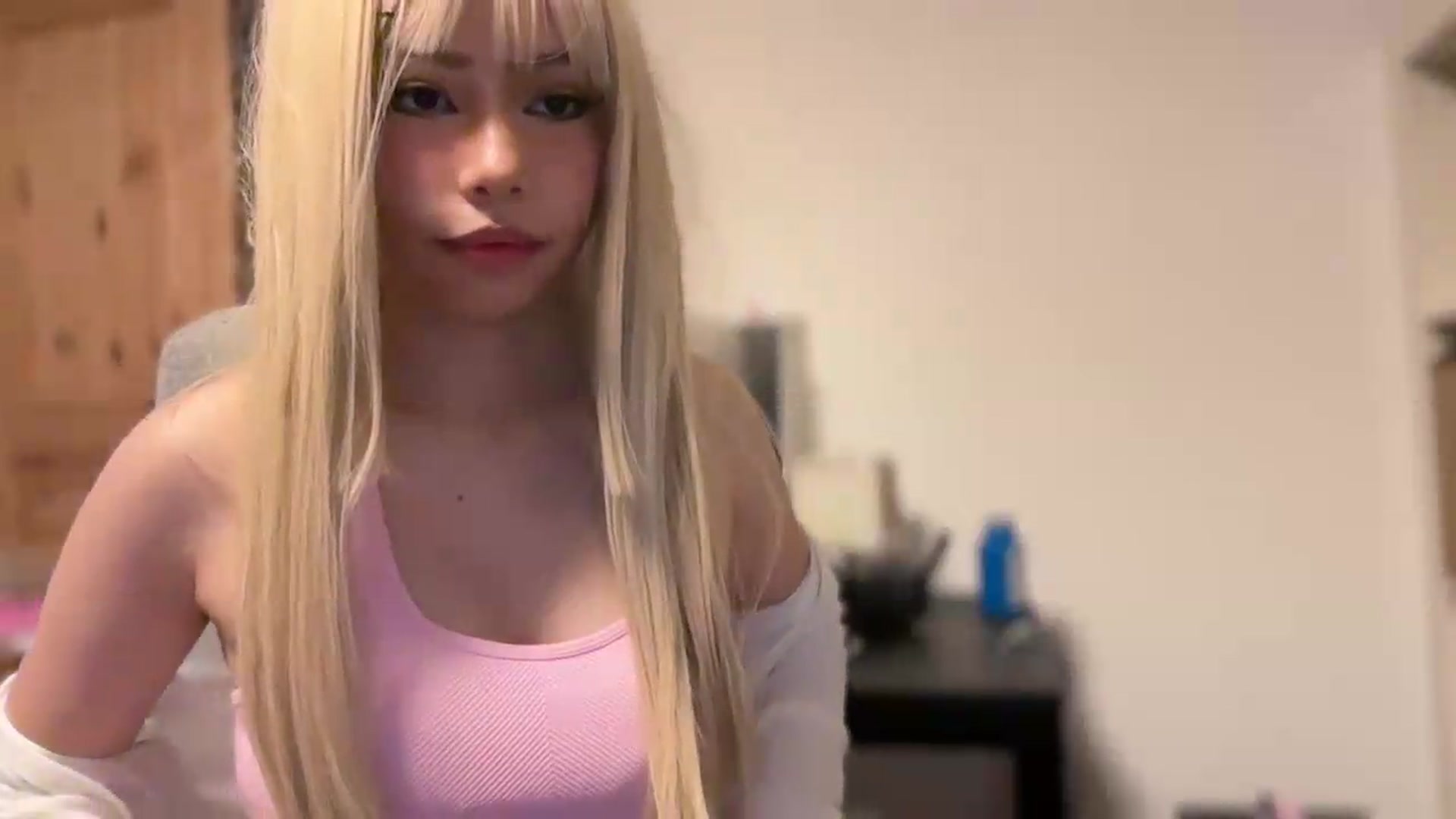 Gallery image thumbnail from ItsGoddessMia's myfreecams stream on, 06/11/2026, 12:15 image 18 of 20