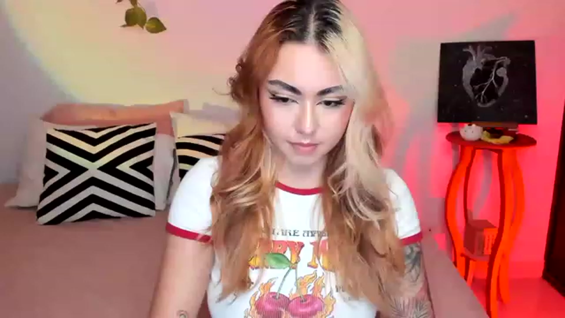 Gallery image thumbnail from ItsIsabella's myfreecams stream on, 11/24/2022, 02:05 image 5 of 20