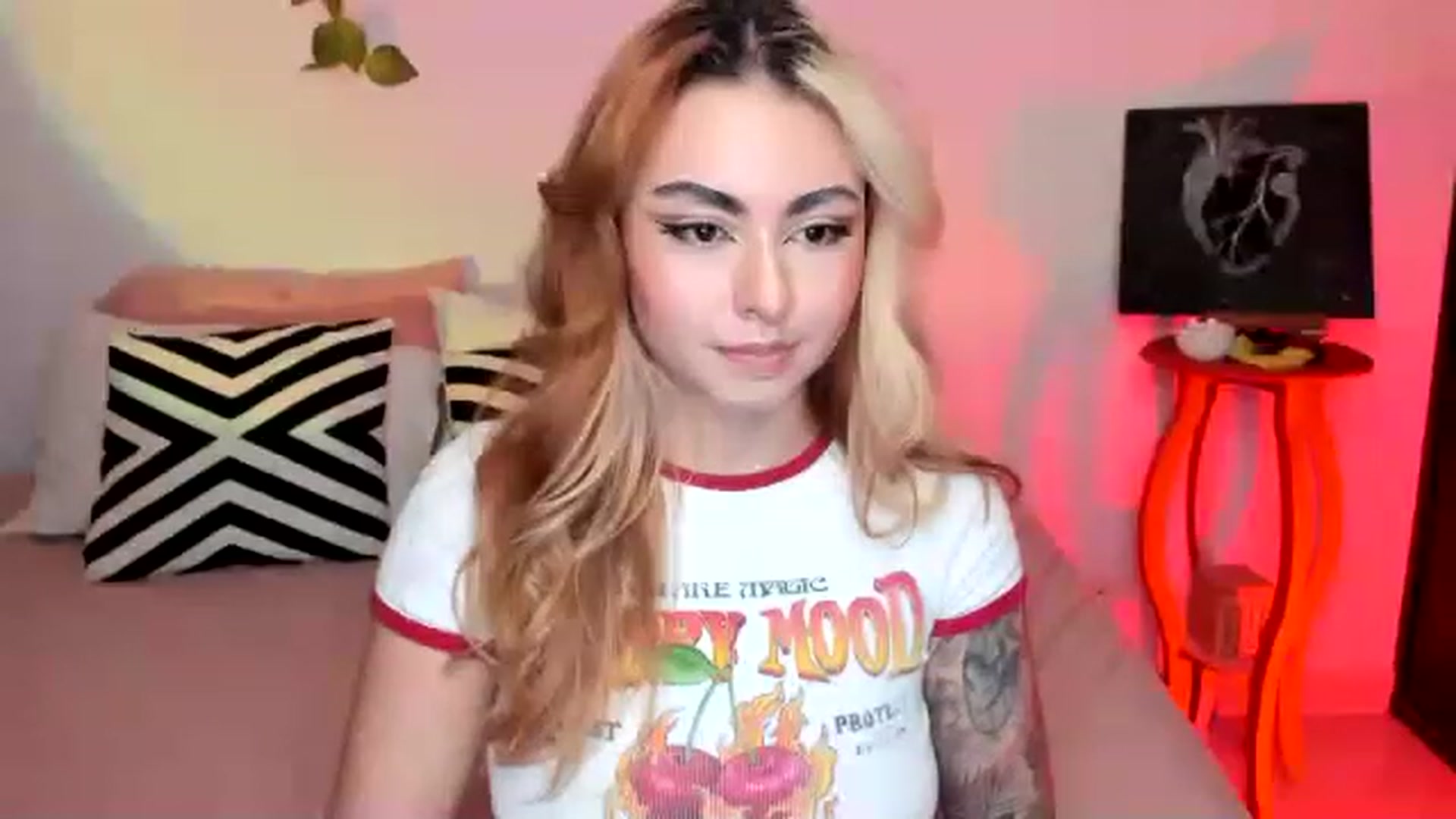 Gallery image thumbnail from ItsIsabella's myfreecams stream on, 11/24/2022, 02:05 image 14 of 20