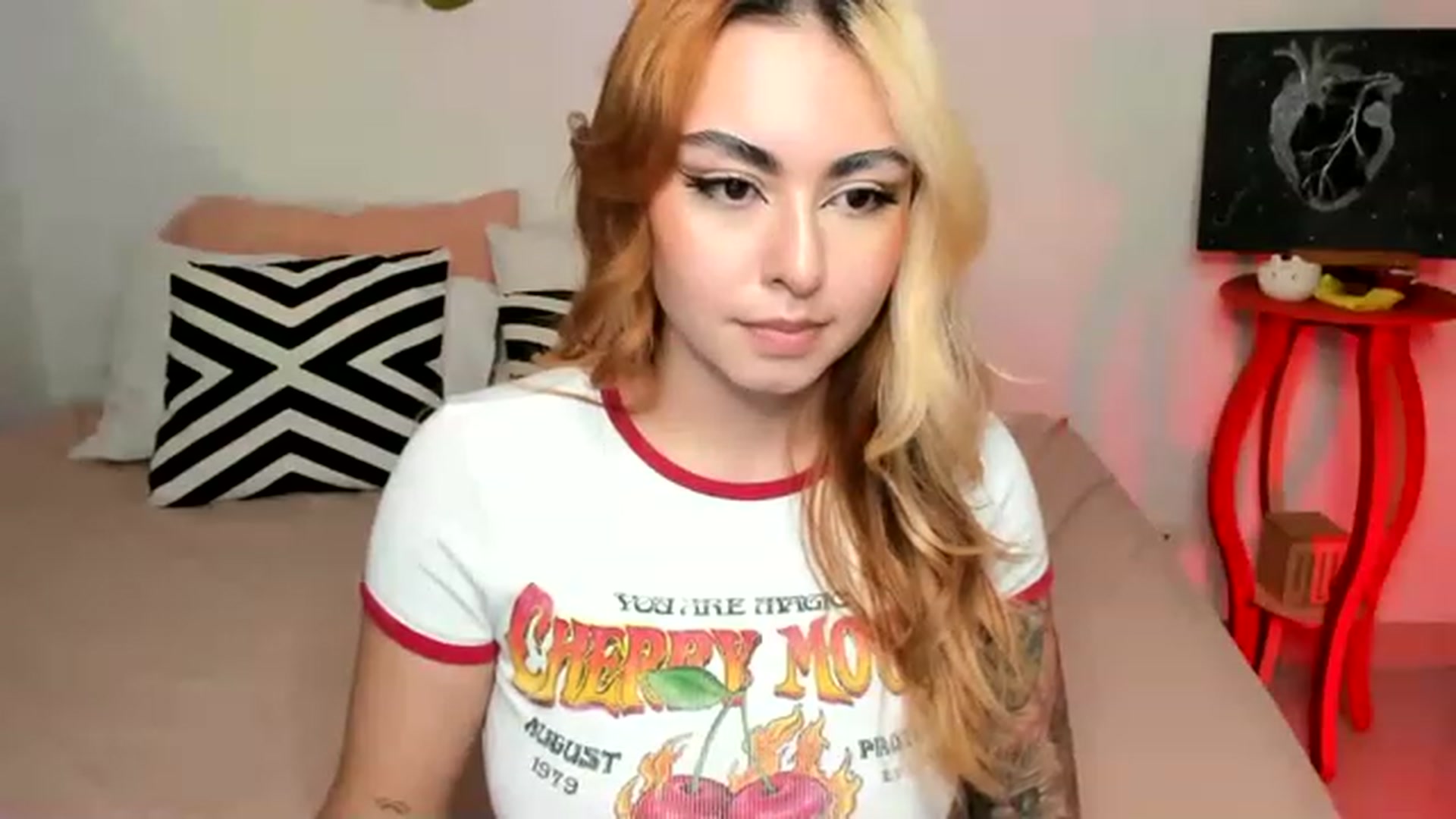 Gallery image thumbnail from ItsIsabella's myfreecams stream on, 11/24/2022, 02:05 image 20 of 20
