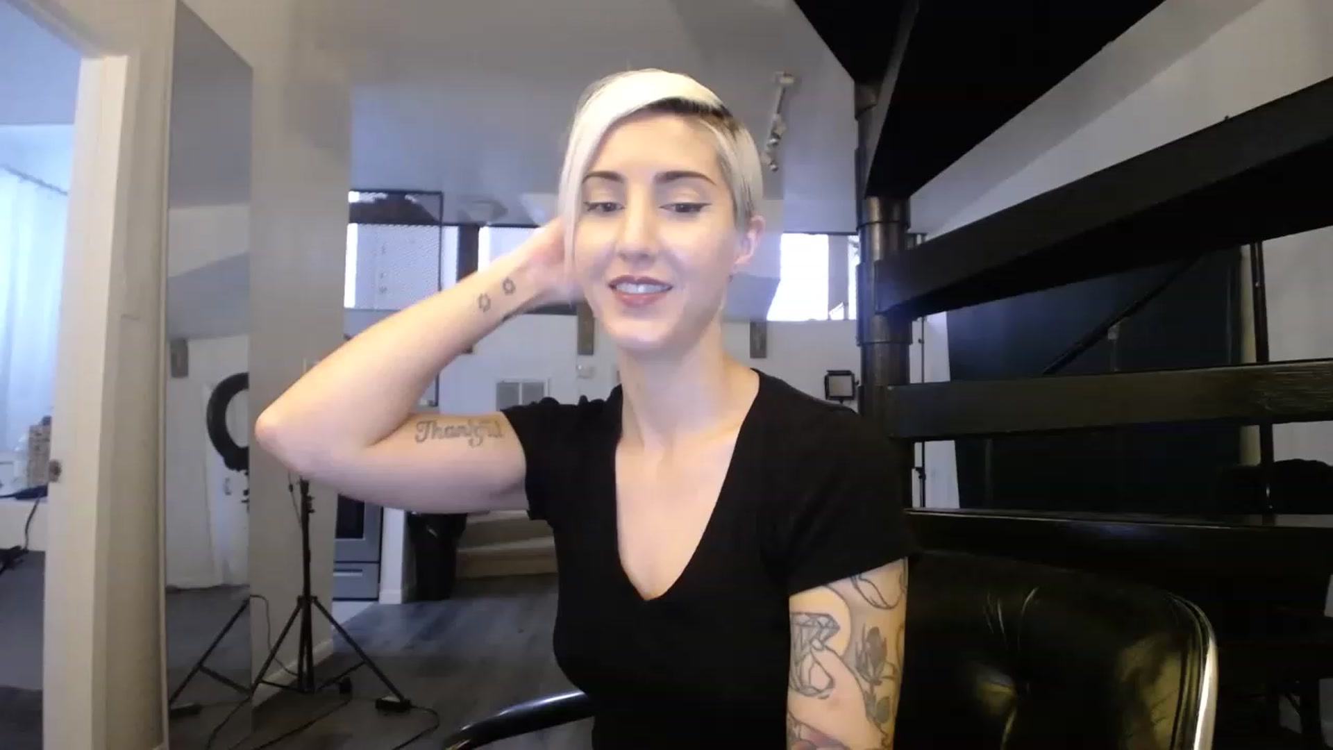 Gallery image thumbnail from ItsJade's myfreecams stream on, 01/19/2023, 18:43 image 19 of 20