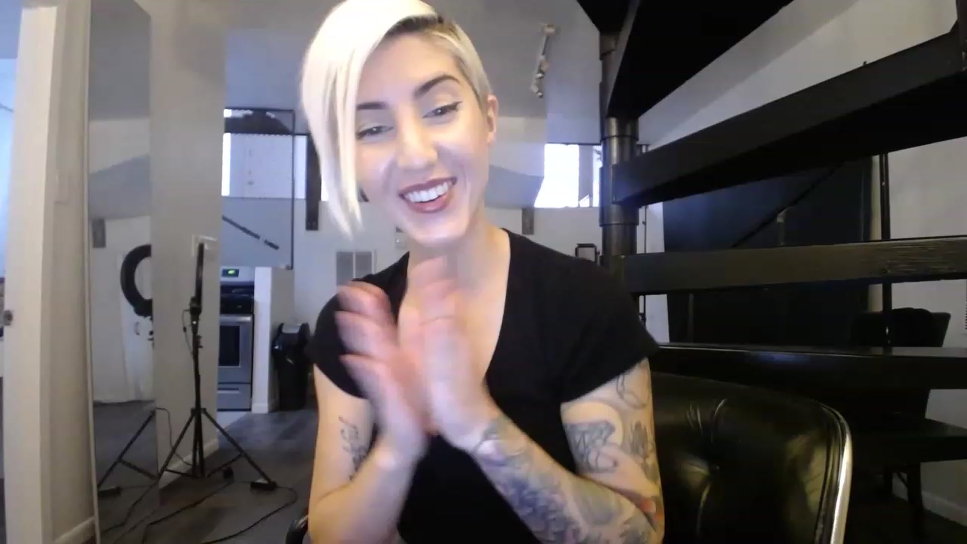 Gallery image thumbnail from ItsJade's myfreecams stream on, 01/19/2023, 18:43 image 9 of 20