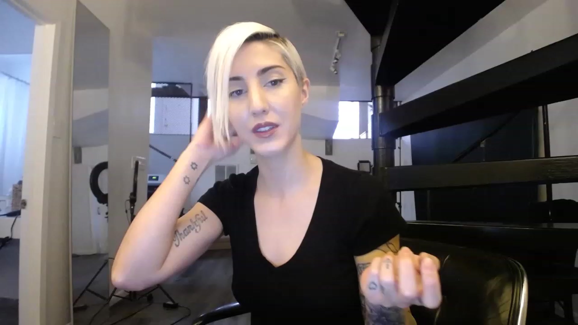 Gallery image thumbnail from ItsJade's myfreecams stream on, 01/19/2023, 18:43 image 15 of 20