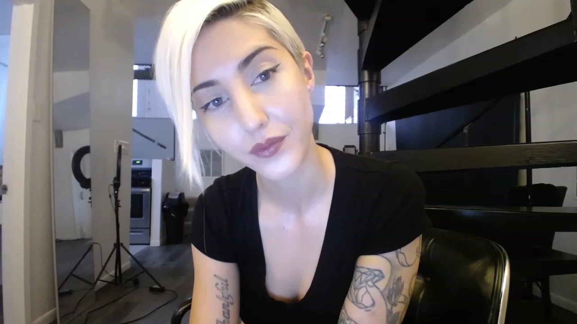 Gallery image thumbnail from ItsJade's myfreecams stream on, 01/19/2023, 18:43 image 13 of 20