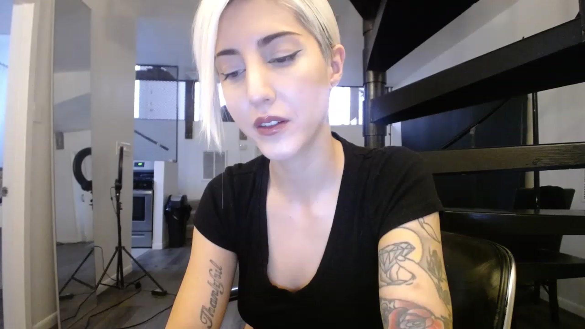 Gallery image thumbnail from ItsJade's myfreecams stream on, 01/19/2023, 18:43 image 11 of 20