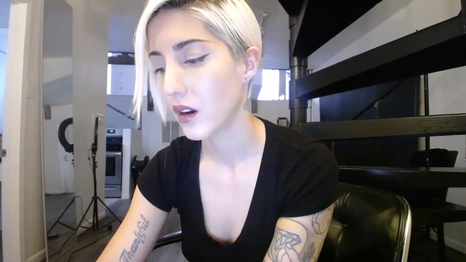 Gallery image thumbnail from ItsJade's myfreecams stream on, 01/19/2023, 18:43 image 5 of 20