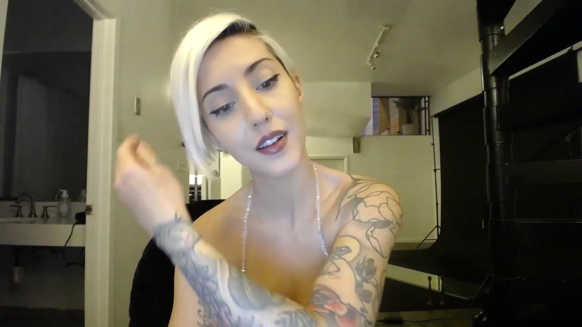 Gallery image thumbnail from ItsJade's myfreecams stream on, 01/31/2023, 23:27 image 17 of 20