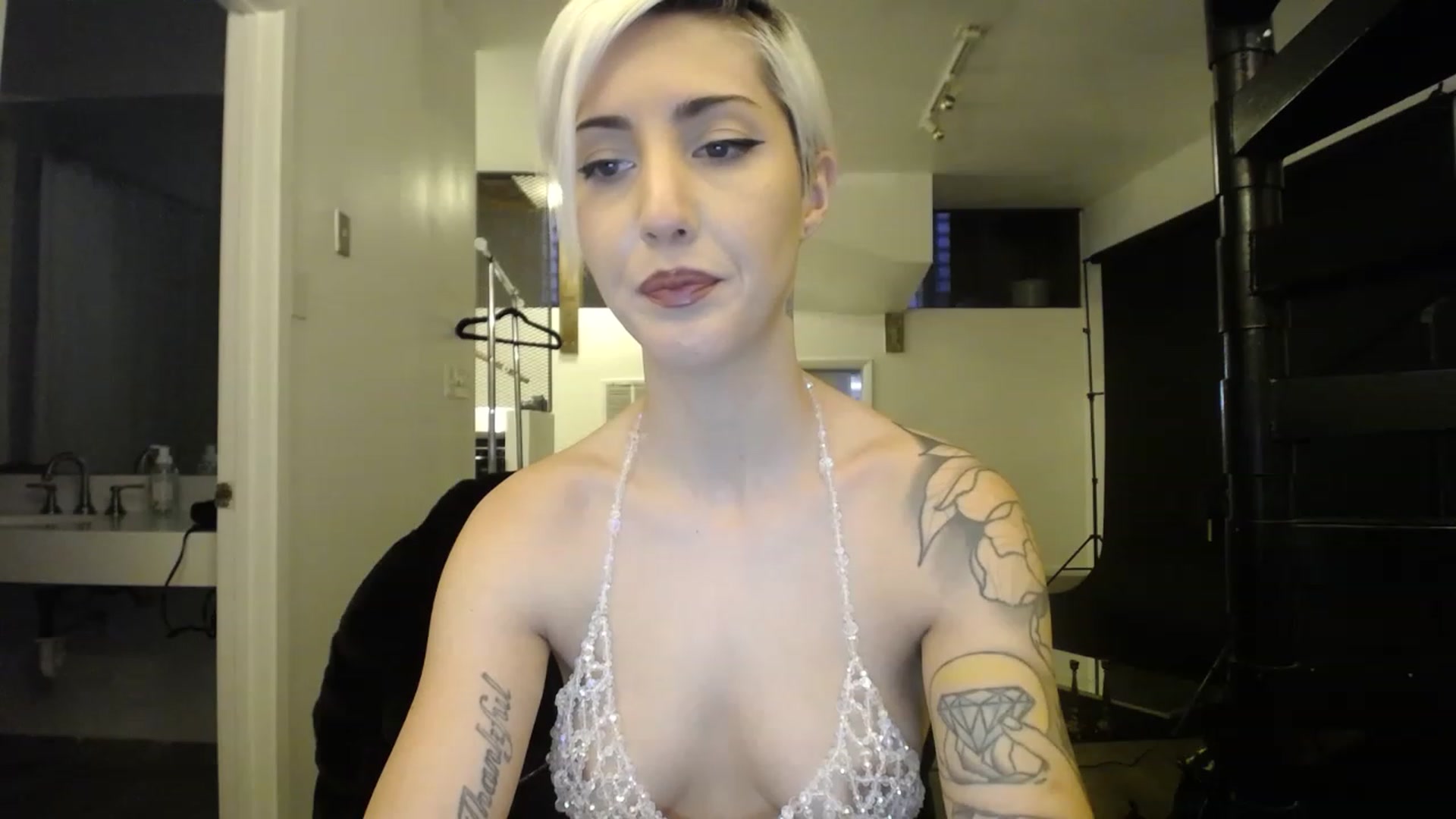 Gallery image thumbnail from ItsJade's myfreecams stream on, 01/31/2023, 23:27 image 15 of 20