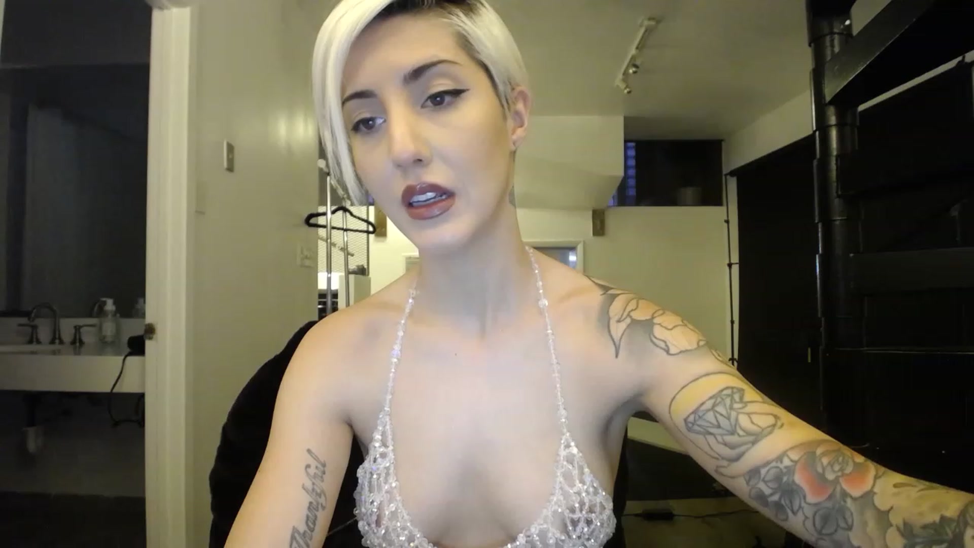 Gallery image thumbnail from ItsJade's myfreecams stream on, 01/31/2023, 23:27 image 14 of 20