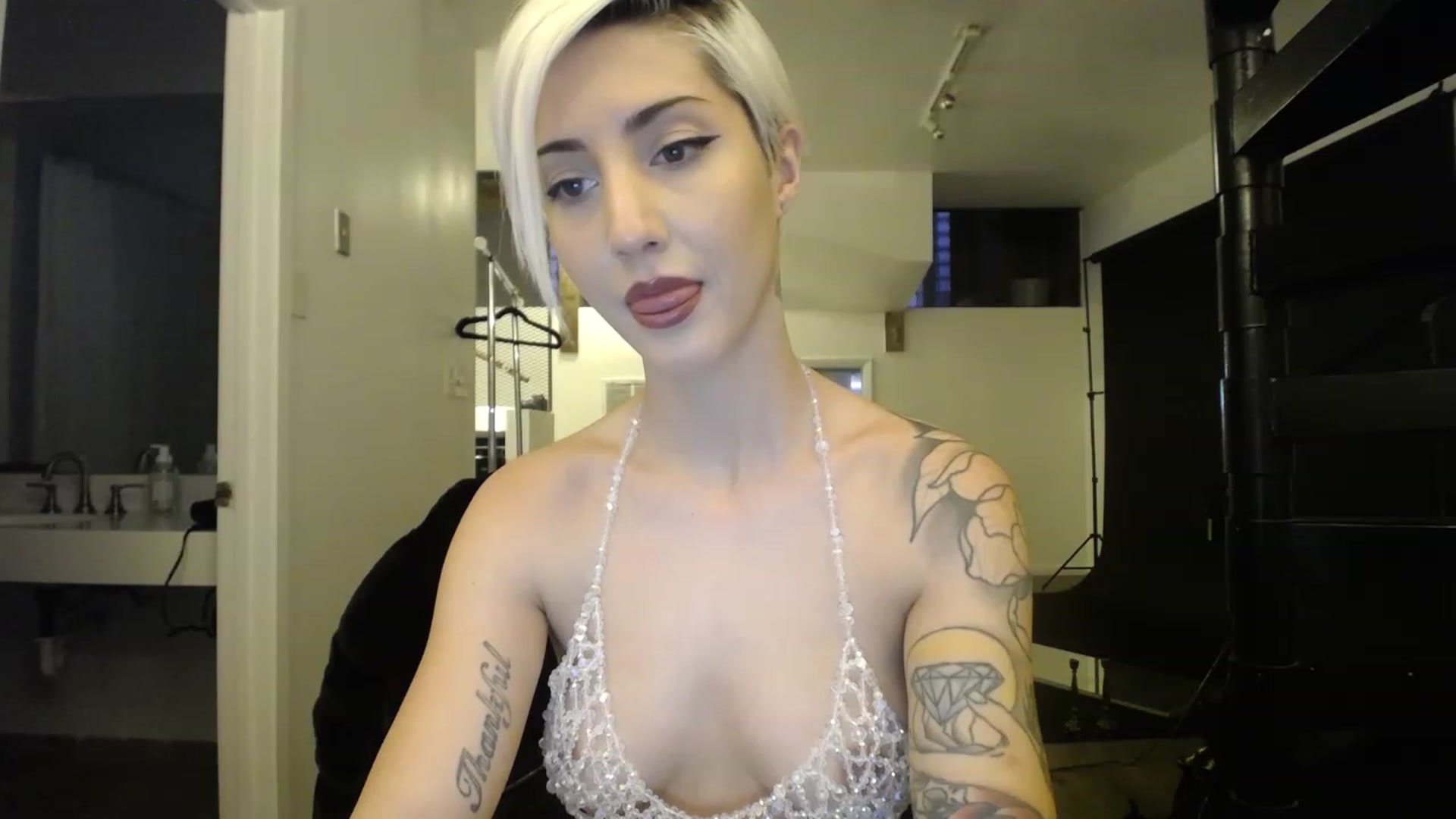 Gallery image thumbnail from ItsJade's myfreecams stream on, 01/31/2023, 23:27 image 13 of 20